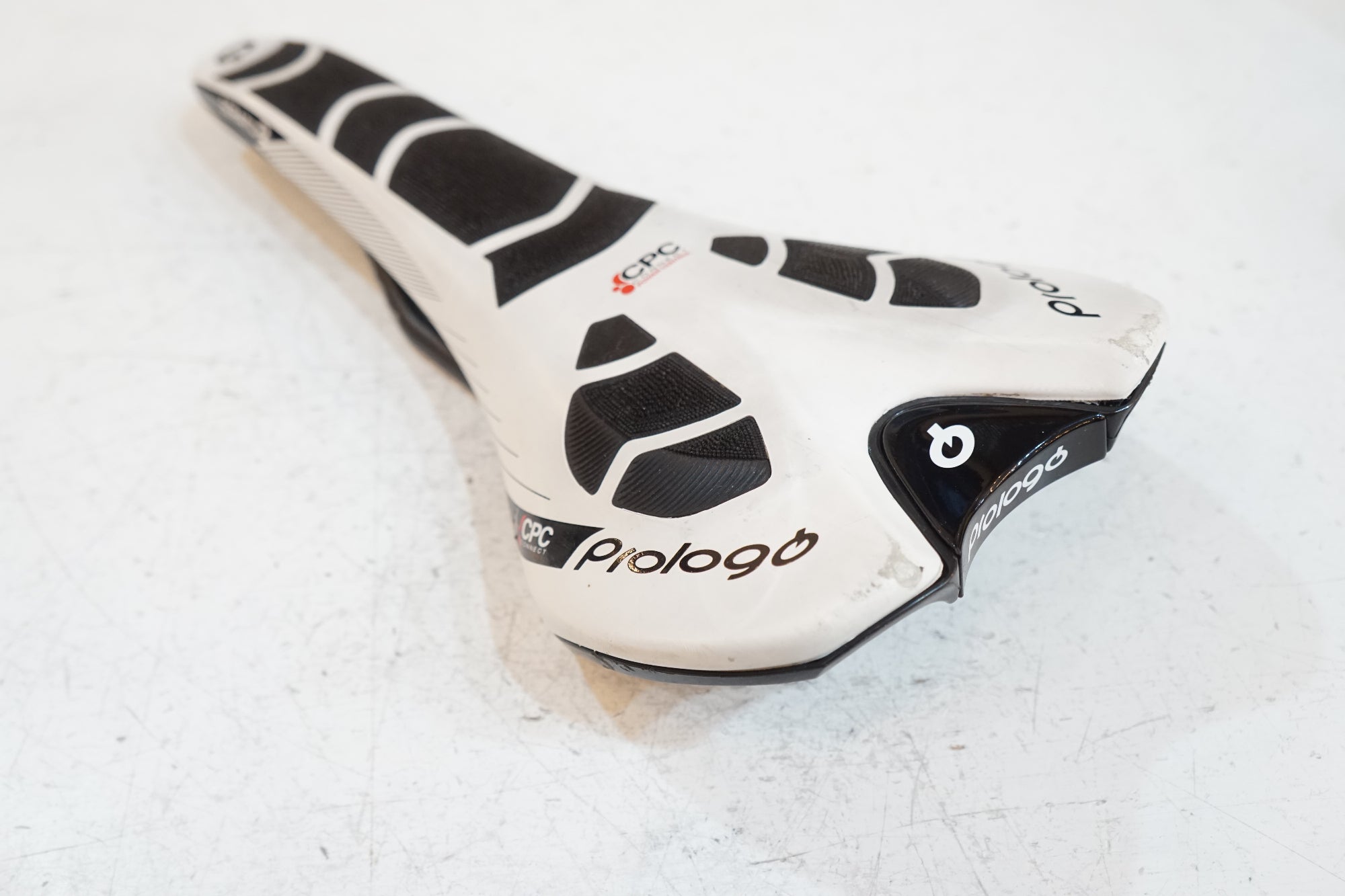 PROLOGO 「プロロゴ」 SCRATCH2 CPC サドル / バイチャリ浦和ベース