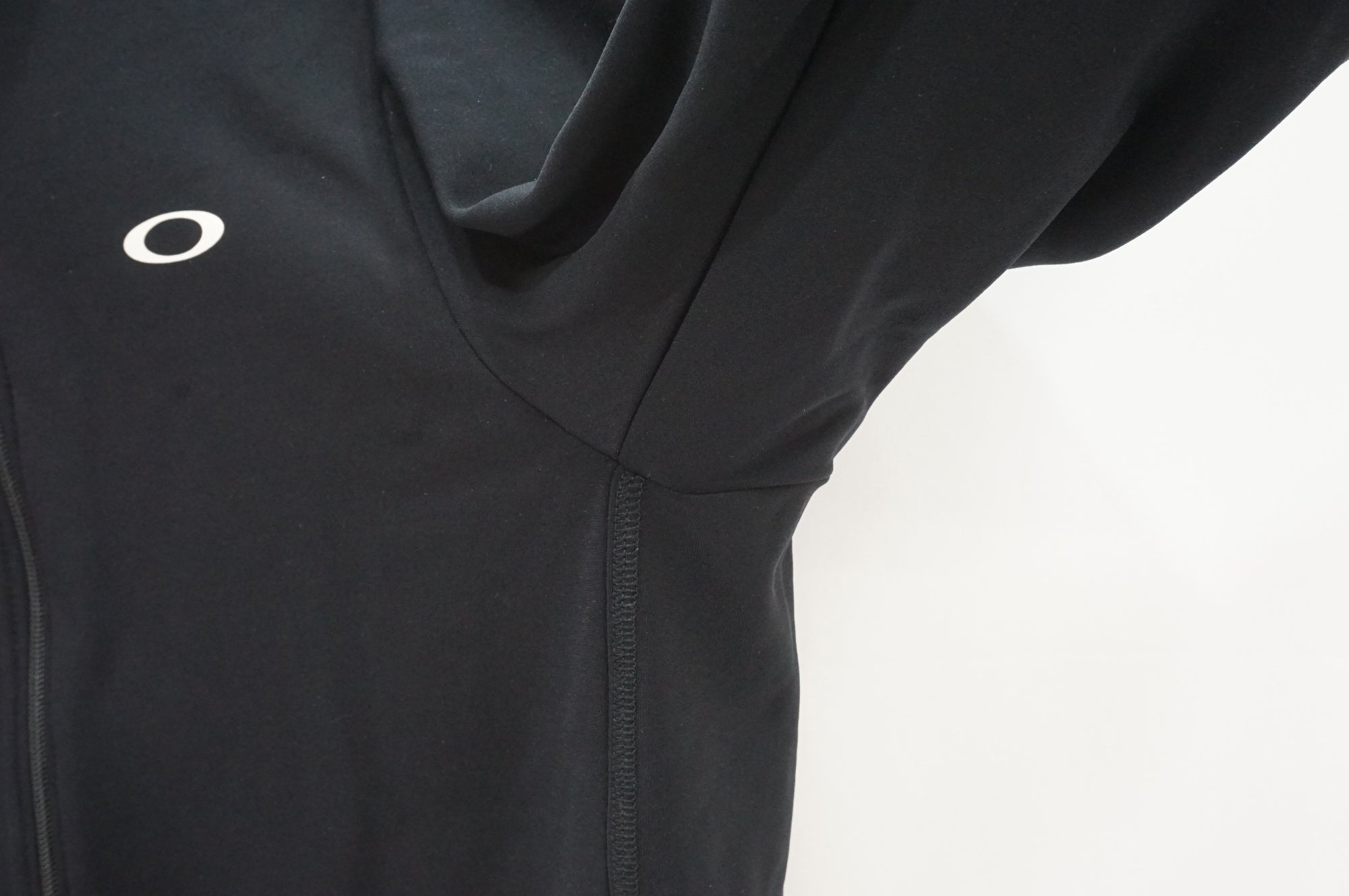 OAKLEY 「オークリー」 長袖ジャージ / 大宮店
