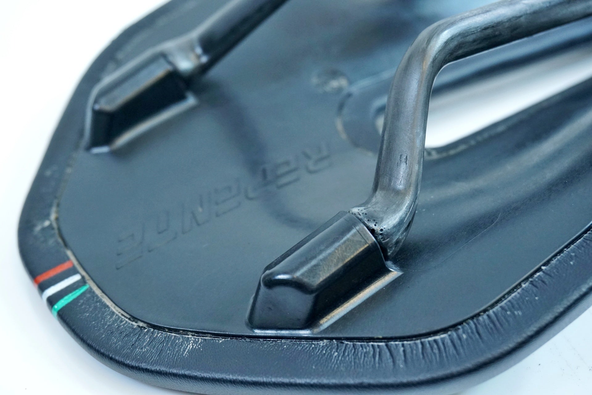 REPENTE 「レペンテ」 QUASAR CR 2.0 サドル / 有明ガーデン店