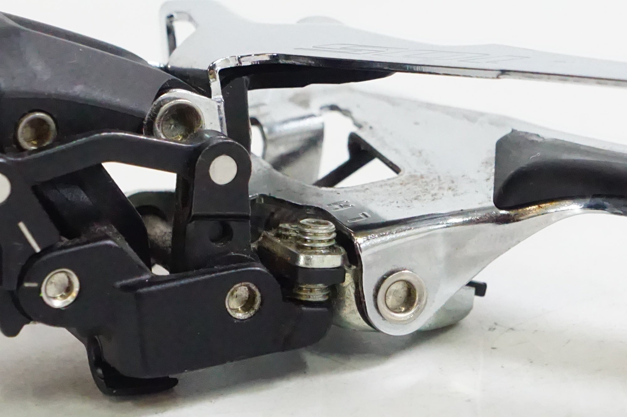 SHIMANO 「シマノ」 105 FD-R7100 フロントディレイラー  / 熊谷本店