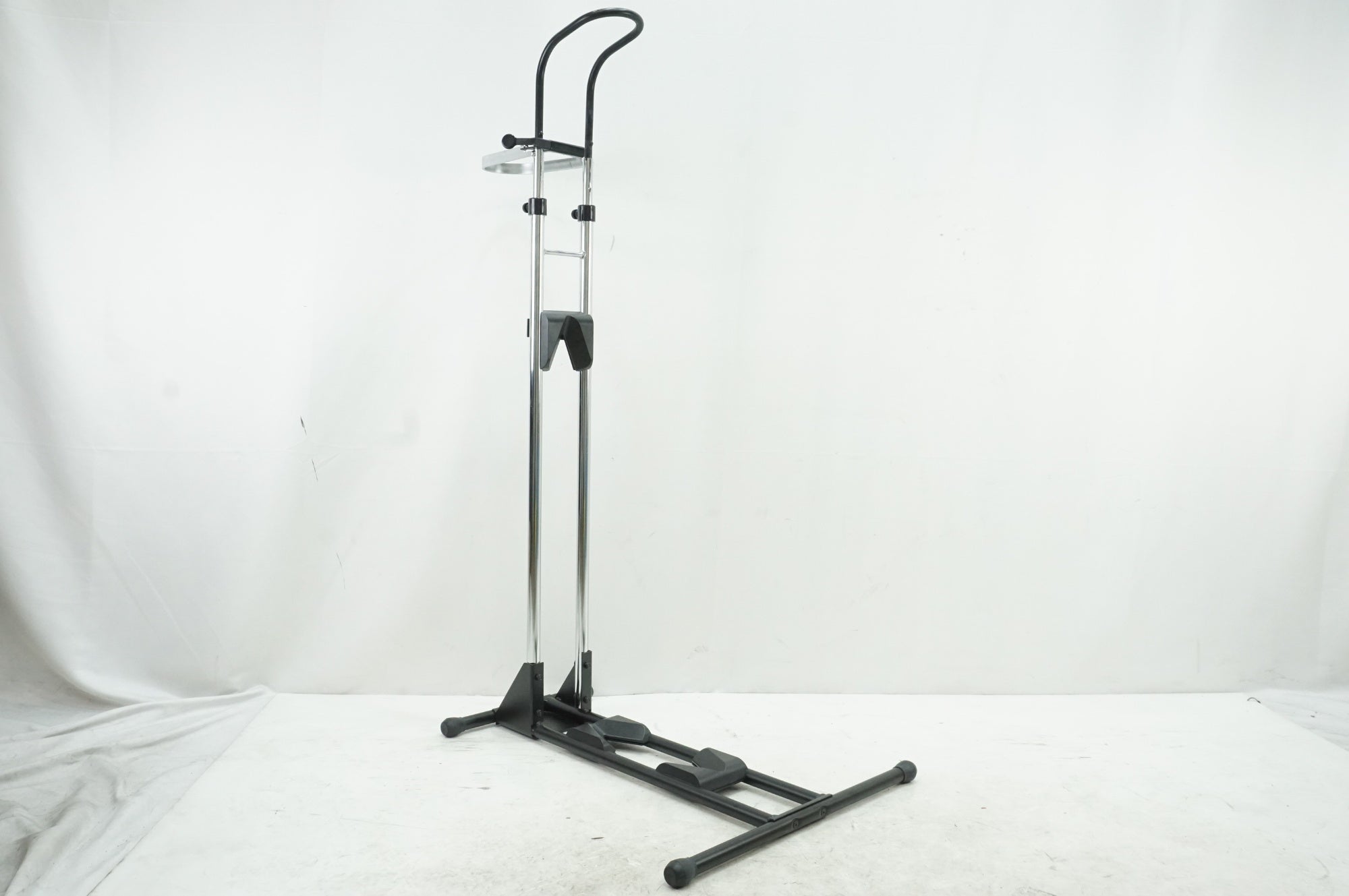 IWA 「アイダブルエー」 A01V SPECIAL ディスプレイスタンド / 大宮店