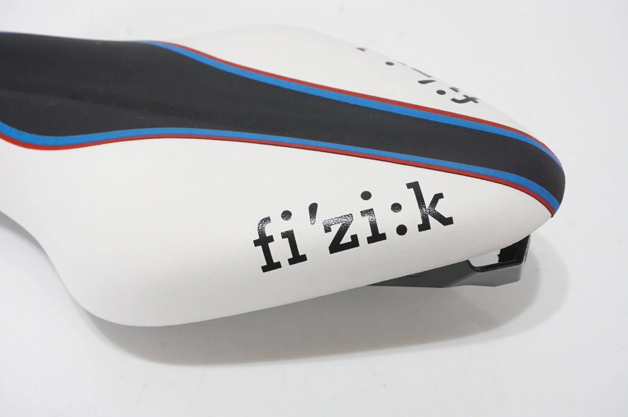 FIZIK 「フィジーク」 MISTICA CARBON サドル / AKIBA店