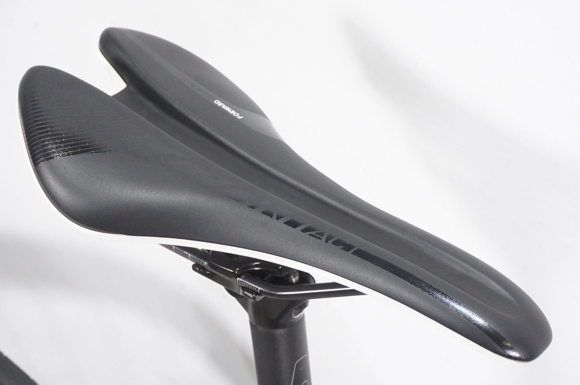 GIANT 「ジャイアント」 CONTEND2 2018年モデル ロードバイク / AKIBA店