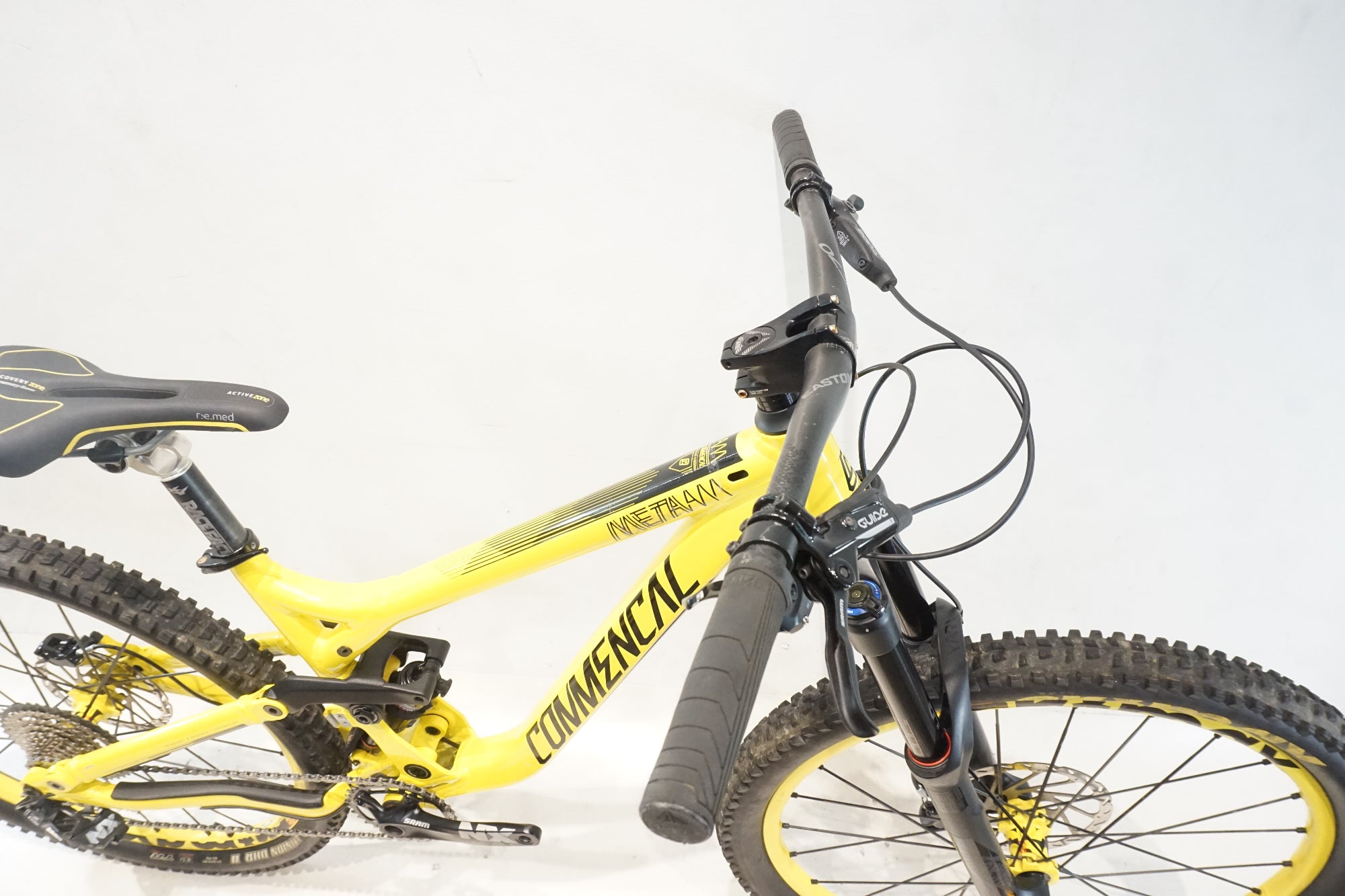COMMENCAL 「コメンサル」 META AM V3 2017年モデル マウンテンバイク
