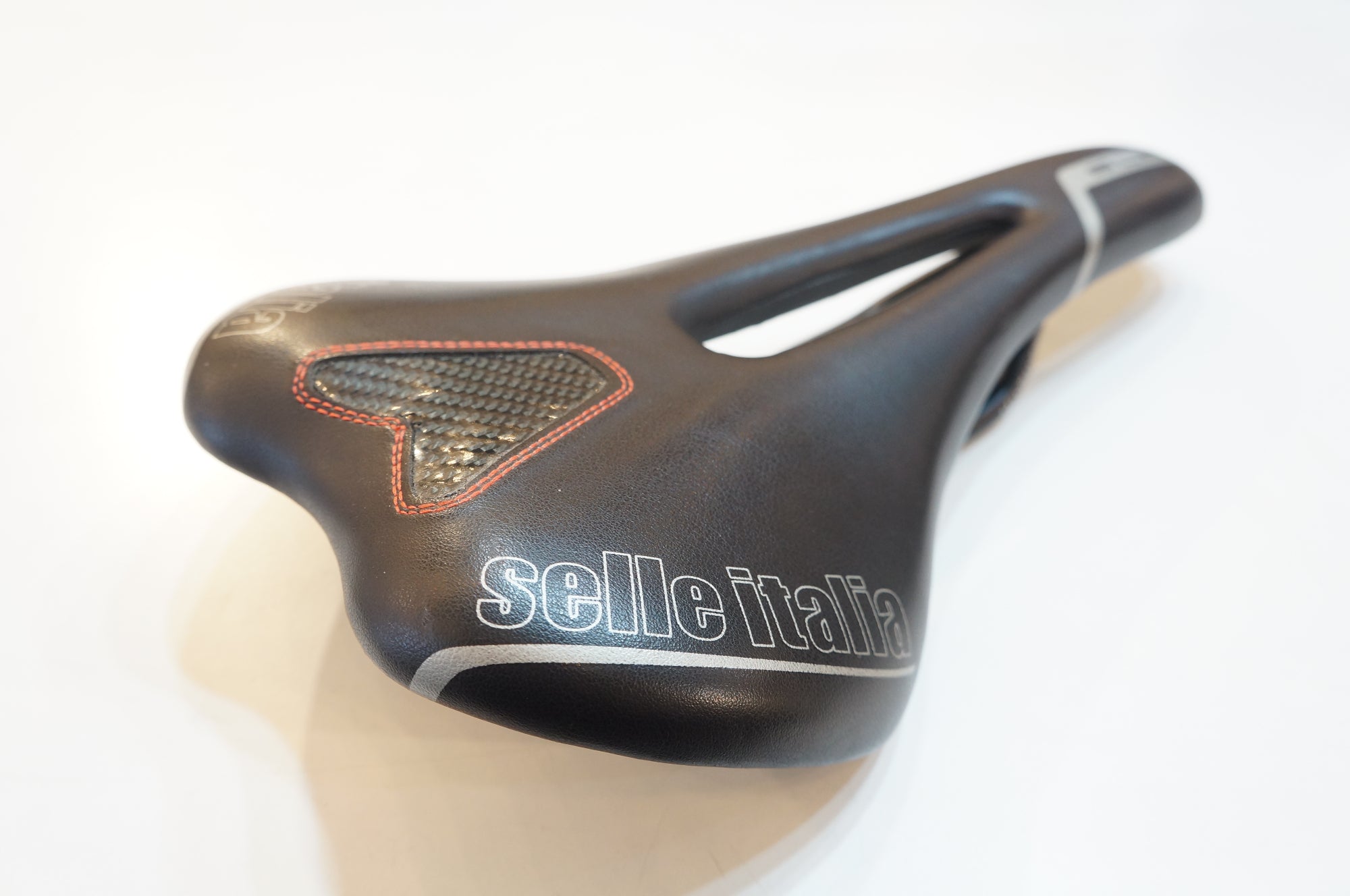 SELLE ITALIA 「セライタリア」 SLR サドル / バイチャリ浦和ベース