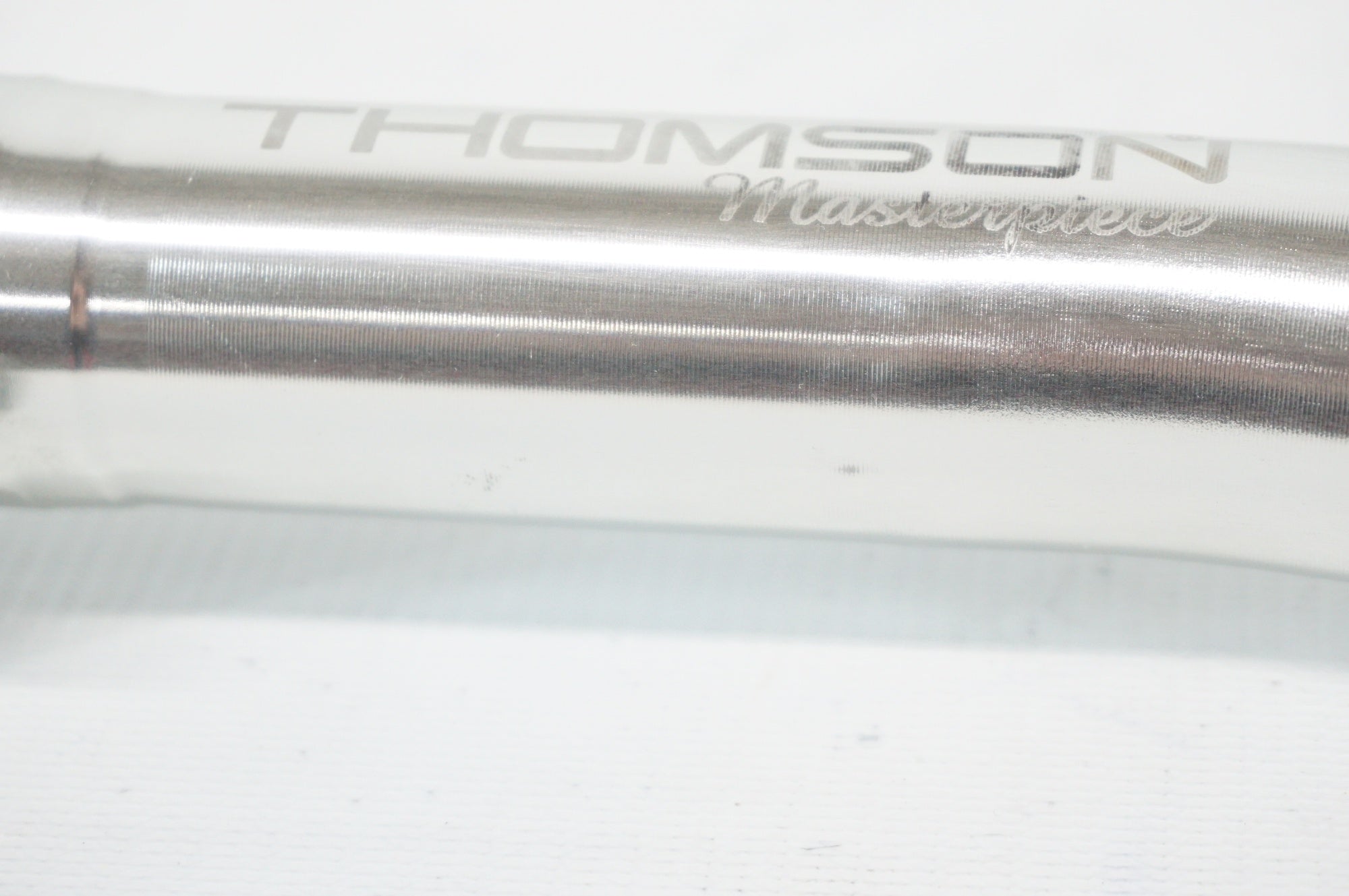 THOMSON 「トムソン」 MASTERPIECE SETBACK Φ31.6 350mm シートポスト