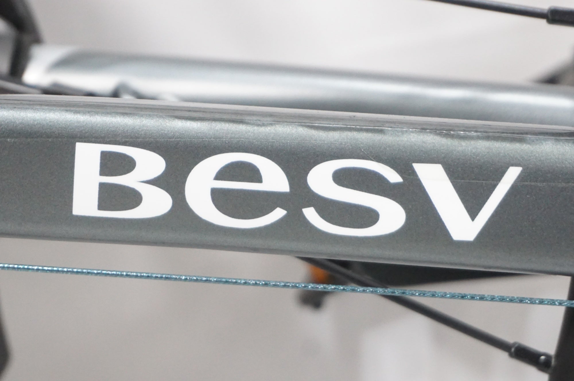 BESV 「ベスビー」 JR1 2025年モデル E-BIKE / AKIBA店