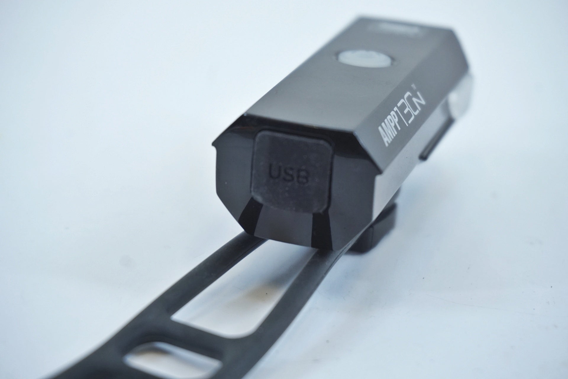 CATEYE 「キャットアイ」 AMPP130N フロントライト / 有明ガーデン店