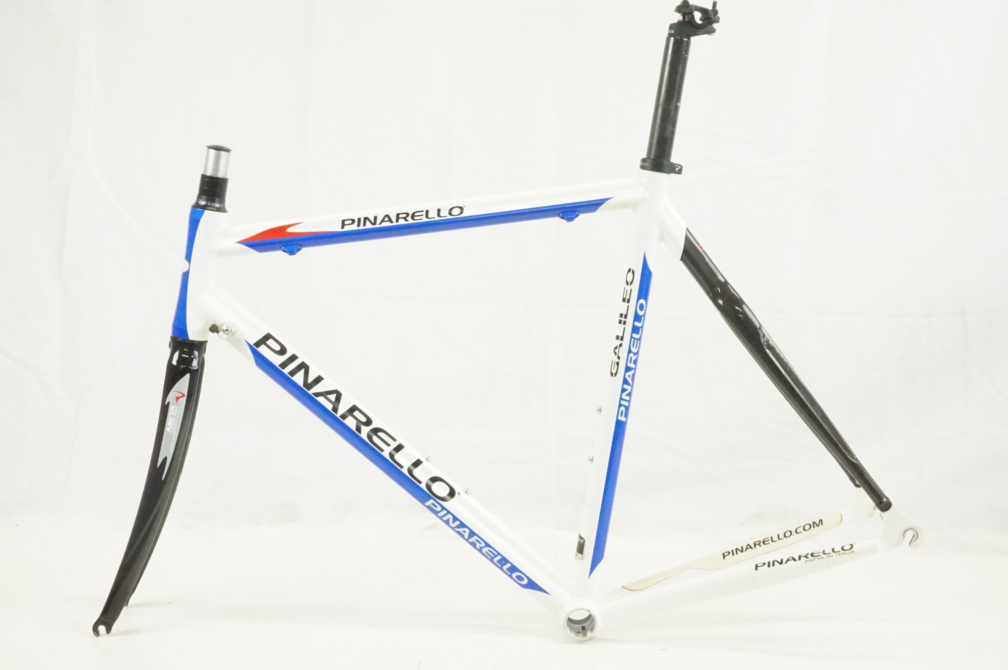 トラディショナルで美しい形状。PINARELLO ピナレロ PARIS FP