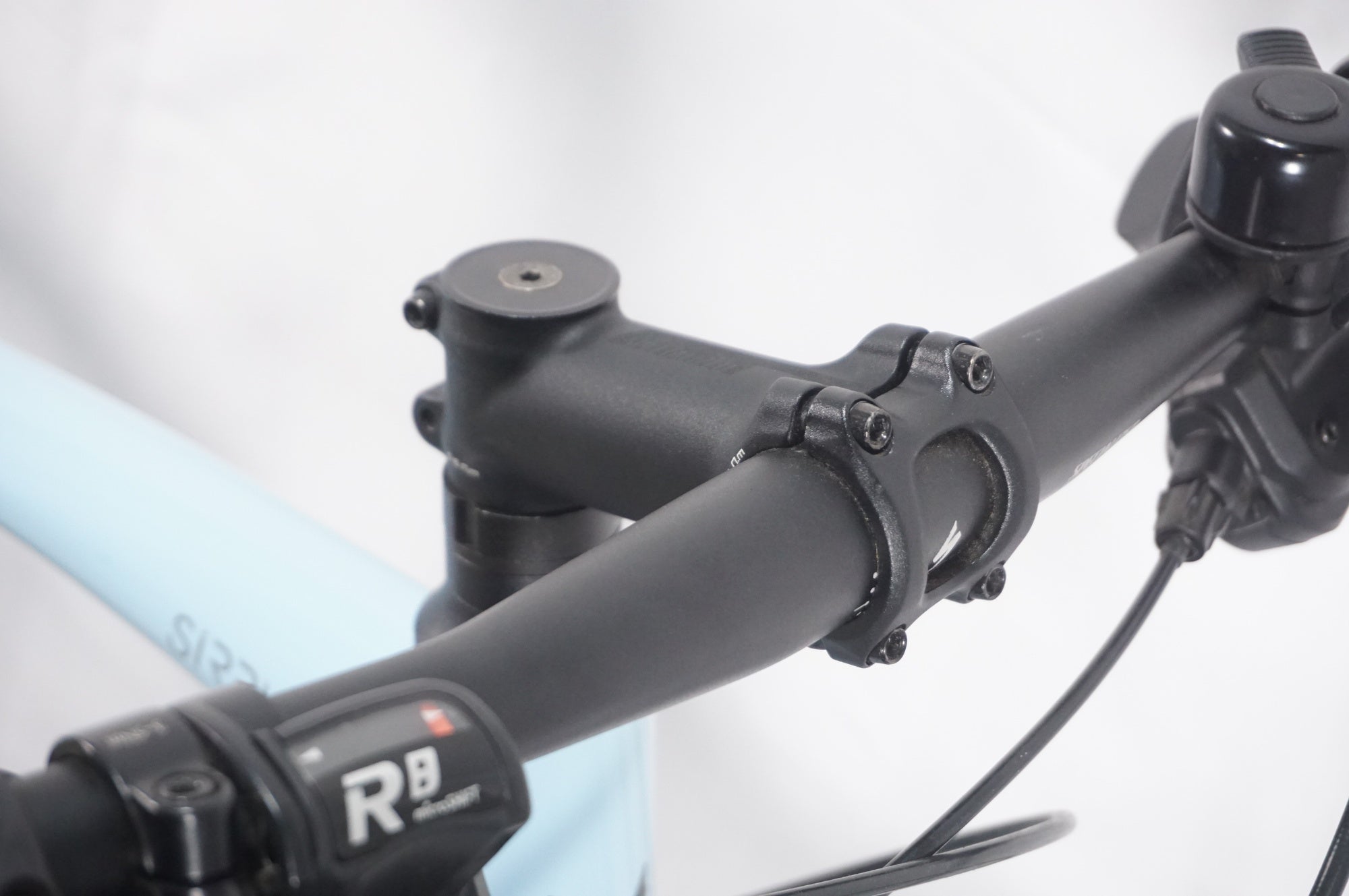 SPECIALIZED 「スペシャライズド」 SIRRUS 2.0 DISC 2022年モデル SPECIALIZED 「スペシャライズド」 SIRRUS 2.0 DISC 2022年モデル