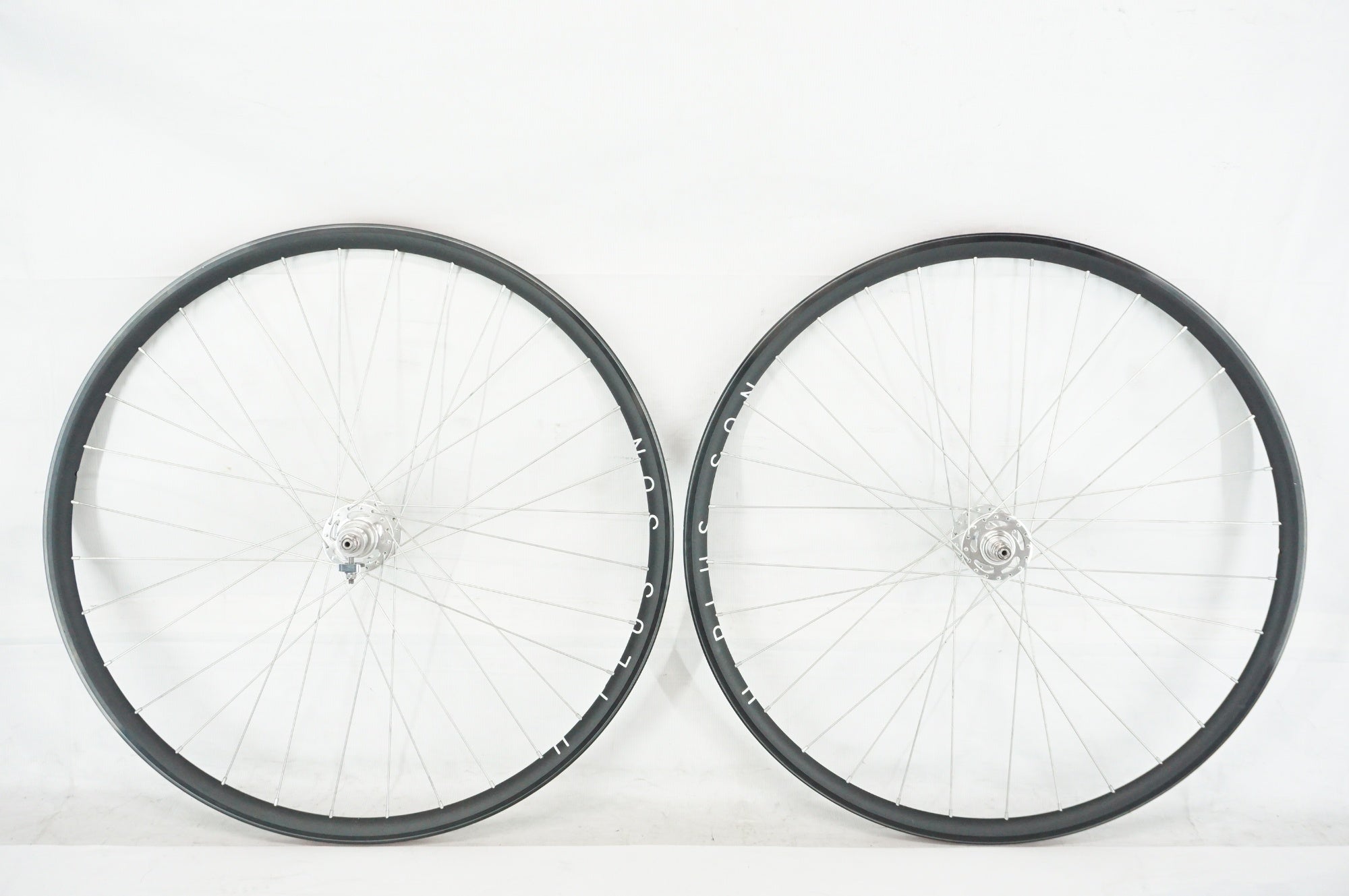 H PLUS SON 「エイチプラスサン」 リム NOVATEC ハブ シングル ホイールセット / 阪急塚口店