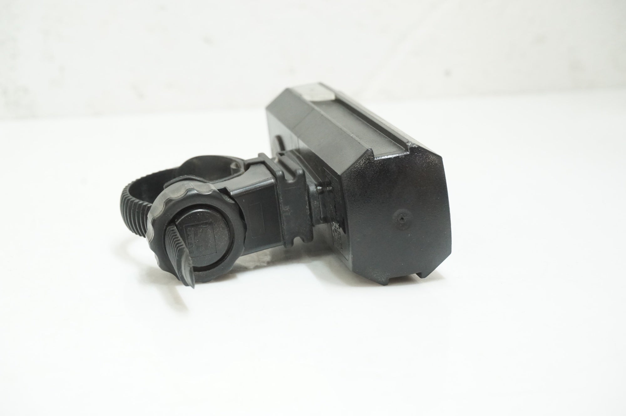 CATEYE 「キャットアイ」 AMPP300 フロントライト / 大宮店