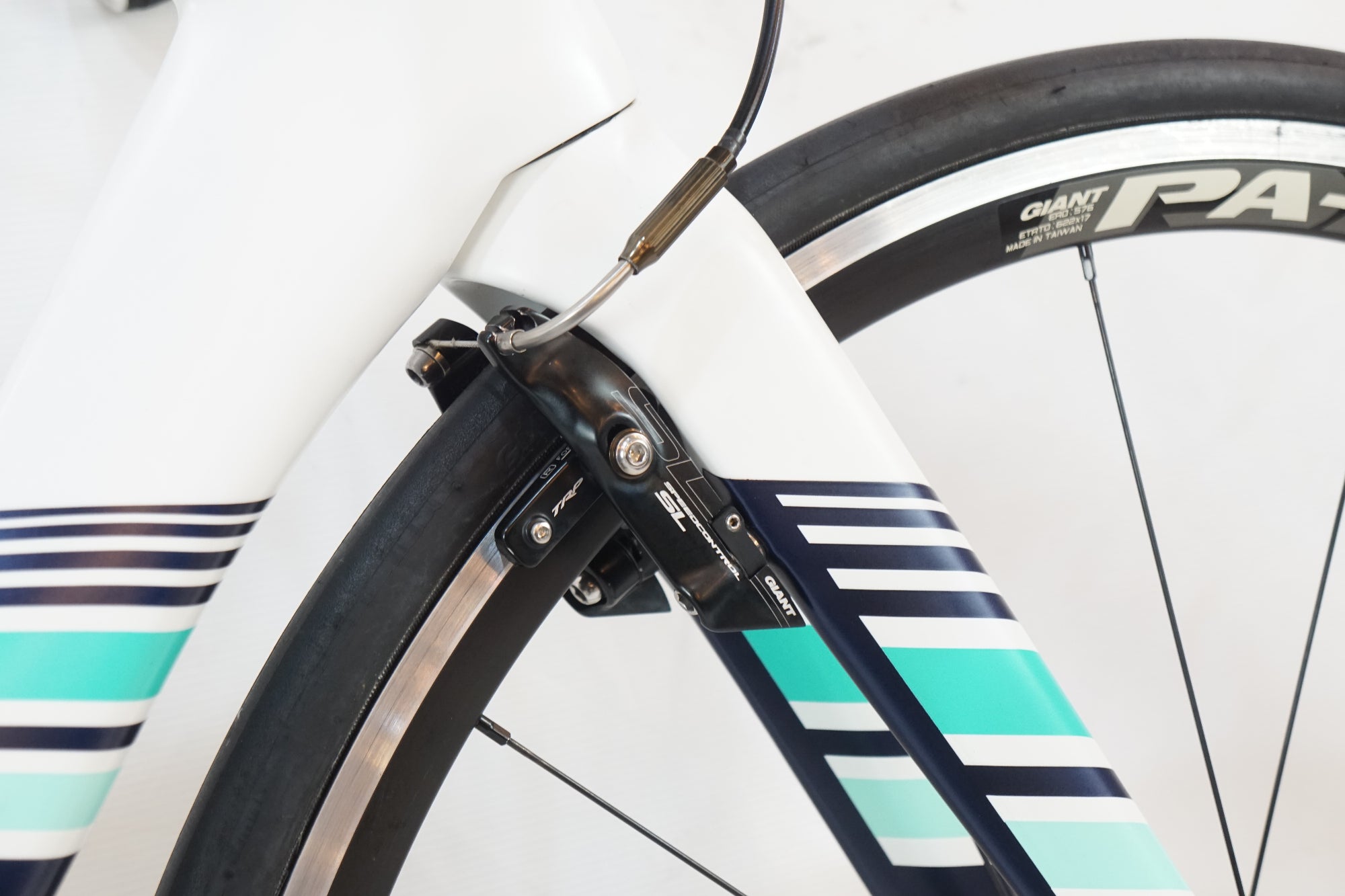 GIANT 「ジャイアント」 LIV ENVIE ADVANCED 2 2017年モデル ロードバイク / バイチャリ浦和ベース