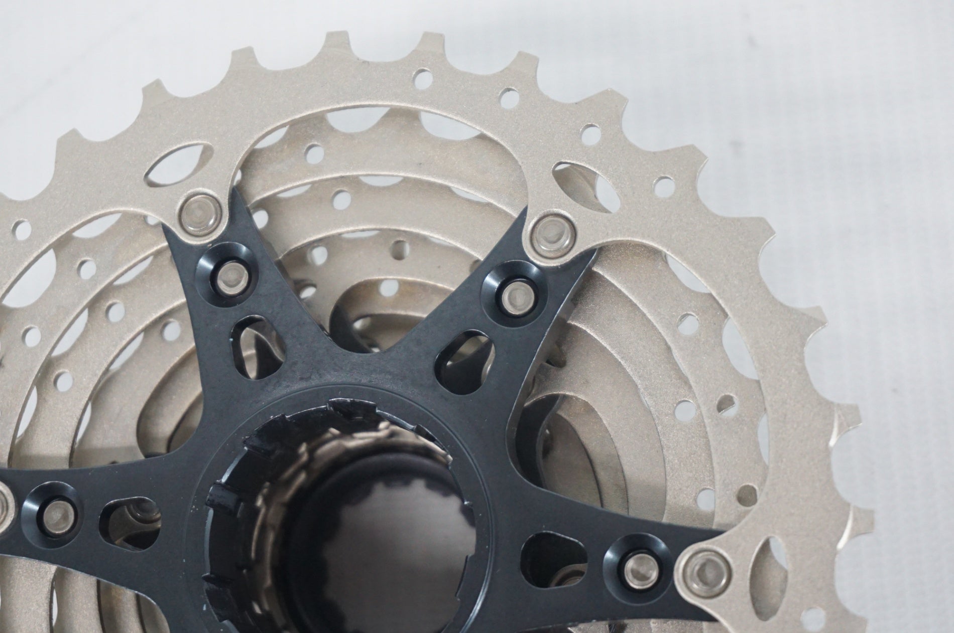 SHIMANO 「シマノ」 ULTEGRA CS-R8000 11-32T スプロケット / 阪急塚口