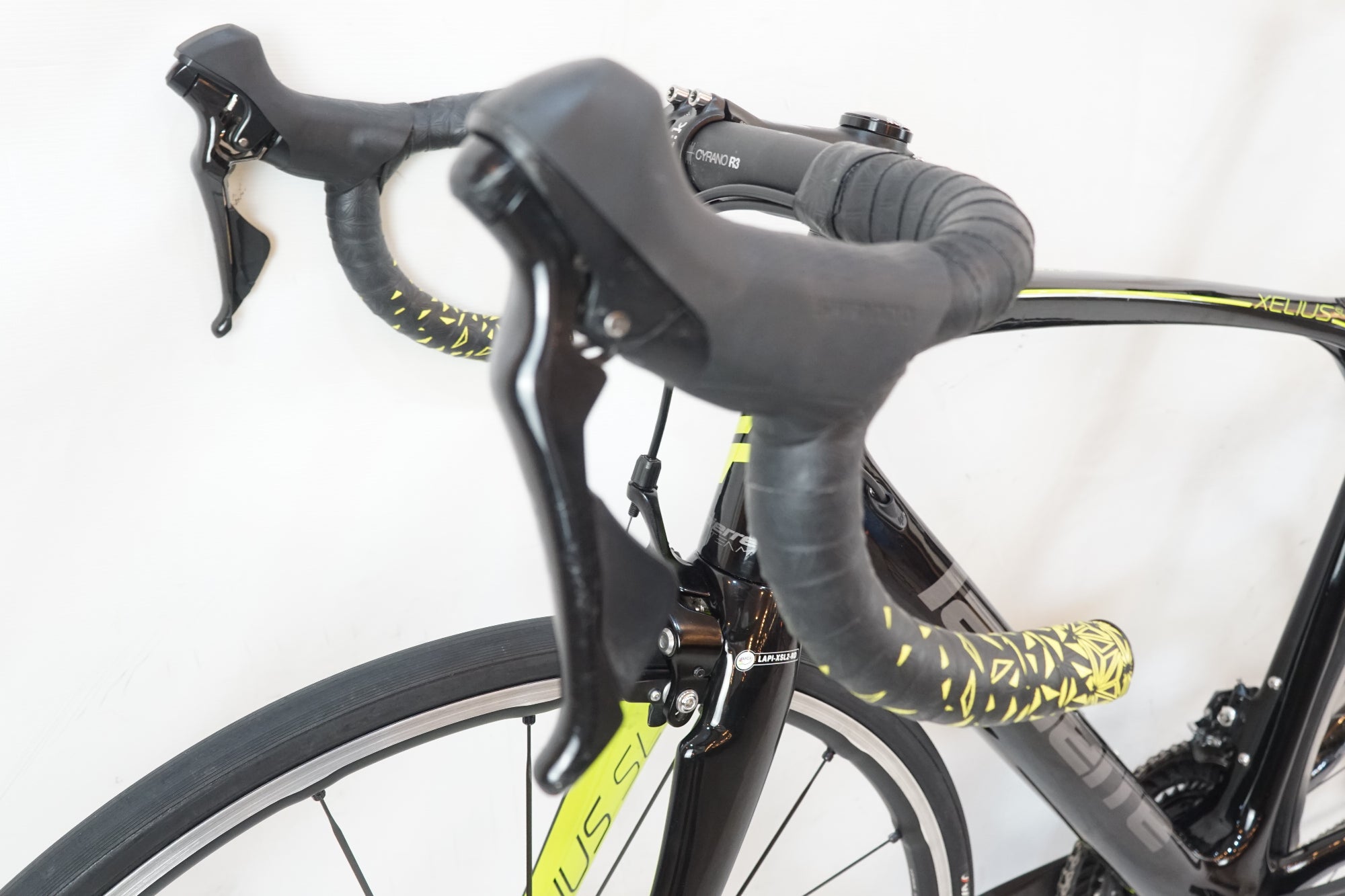 LAPIERRE 「ラピエール」 XELIUS SL 500 2019年モデル ロードバイク LAPIERRE 「ラピエール」 XELIUS SL 500 2019年モデル ロードバイク
