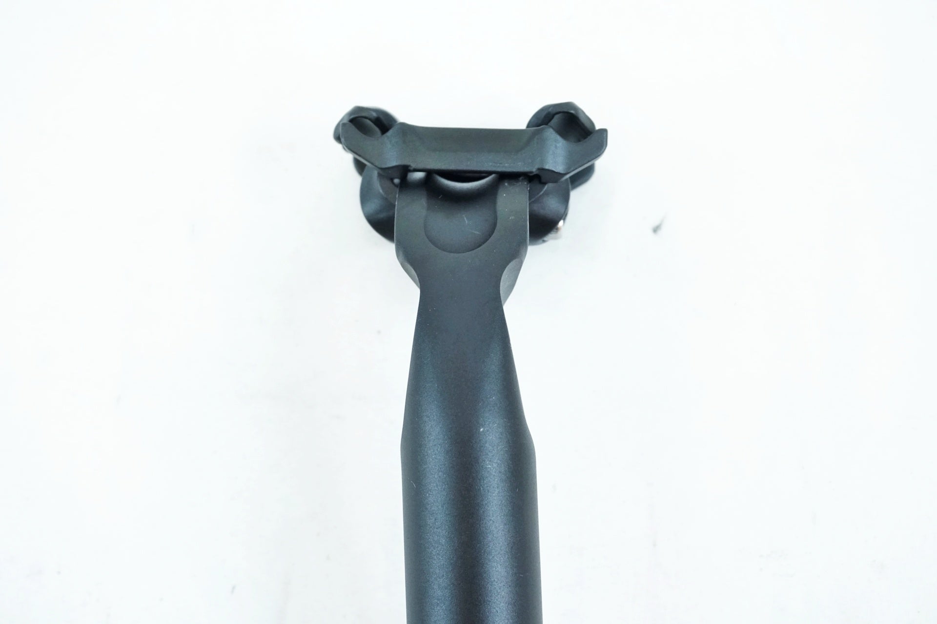 VENO 「ヴェノ」 Φ27.2mm 300mm シートポスト / 有明ガーデン店
