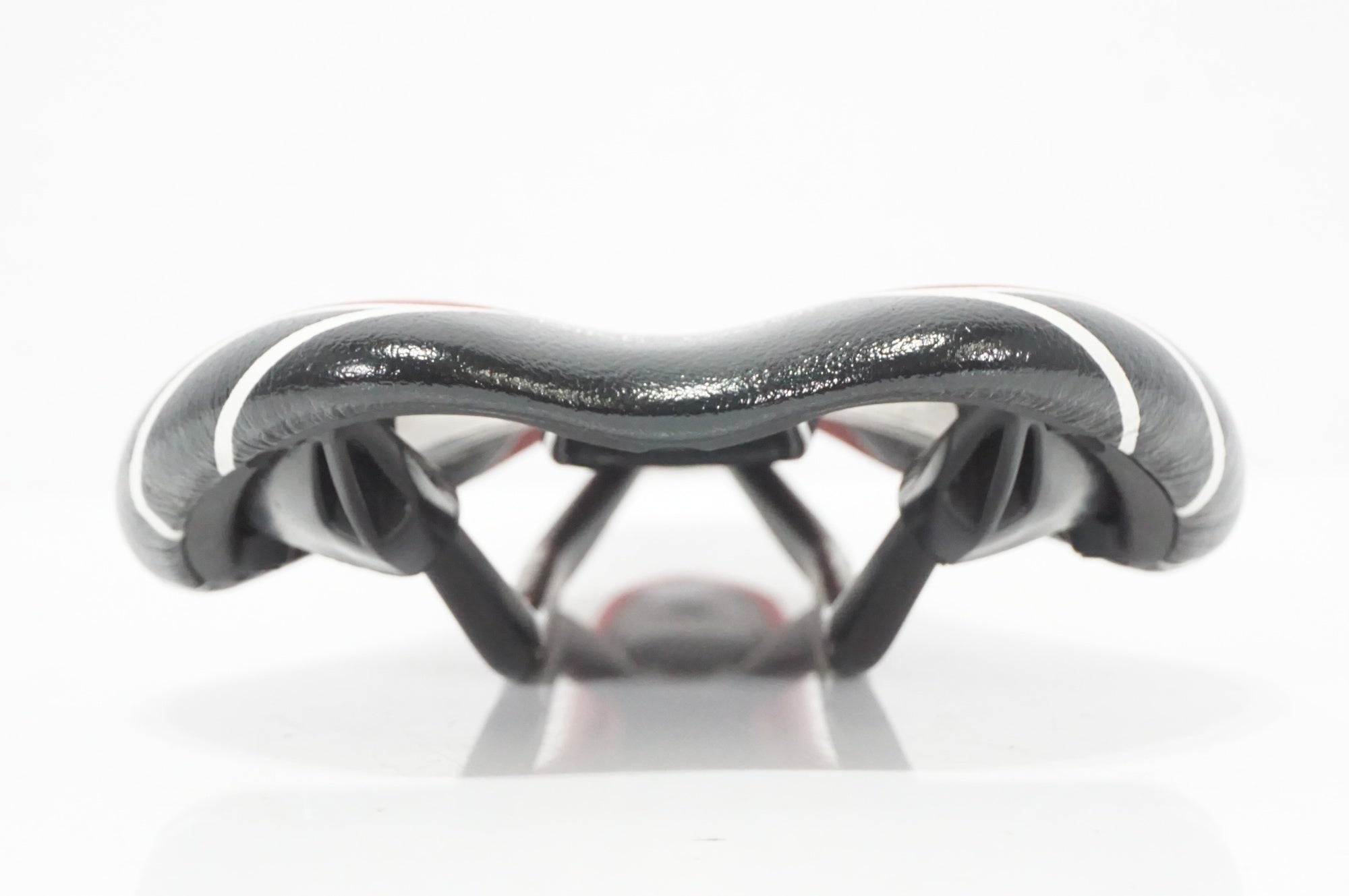 VELO 「ベロ」サドル  / AKIBA店