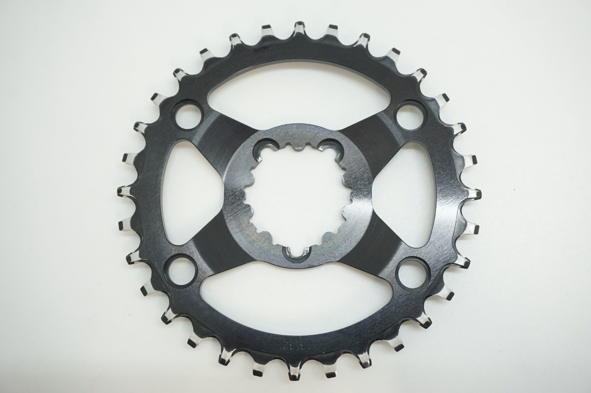 WOLF TOOTH 「ウルフトゥース」 GXP 32T チェーンリング / 福岡店