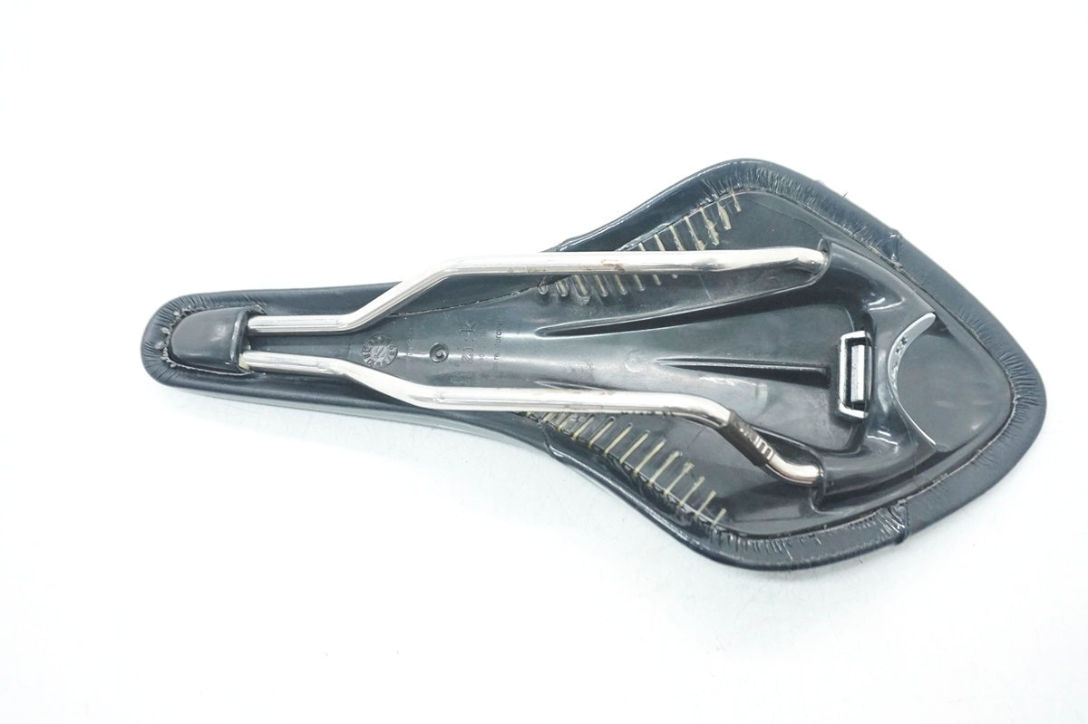 FIZIK 「フィジーク」 ARIONE VS KIUMレール サドル / 大阪門真店