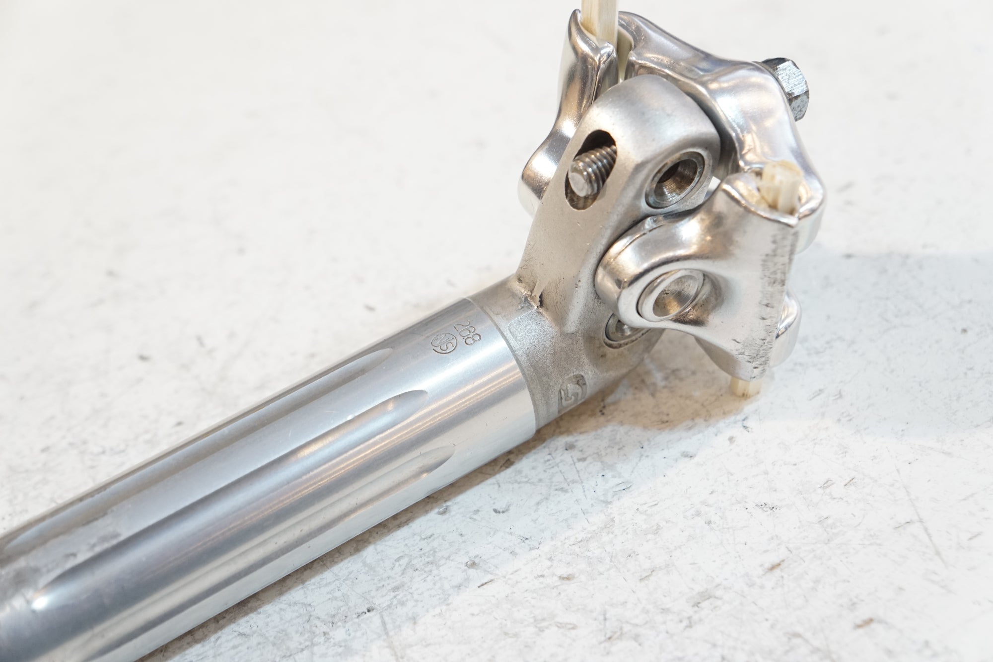 SUGINO 「スギノ」 MIGHTY NJS φ26.8 205mm シートポスト / バイチャリ浦和ベース