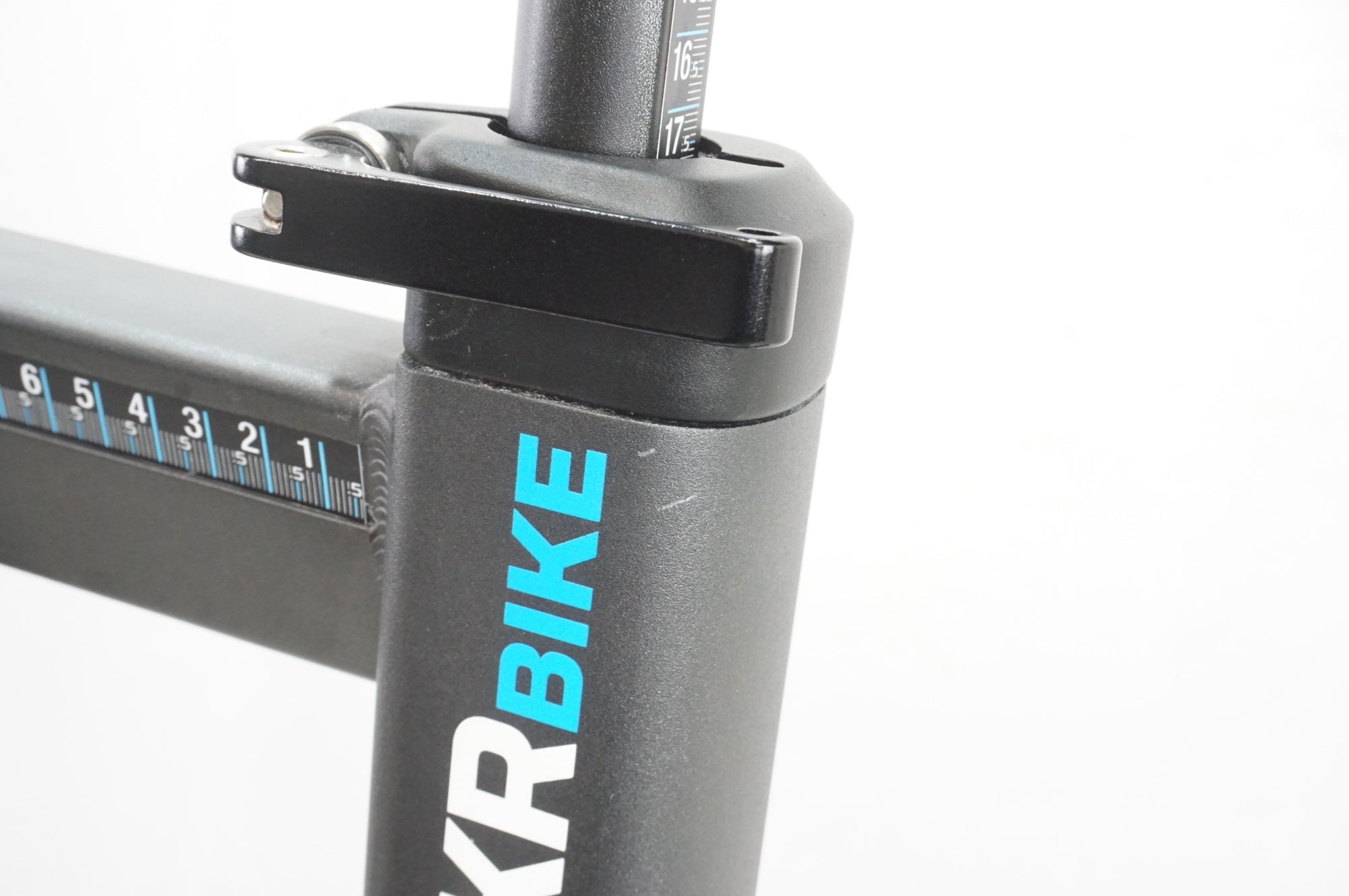 WAHOO 「ワフー」 KICKR BIKE V1 サイクルトレーナー / 大宮店