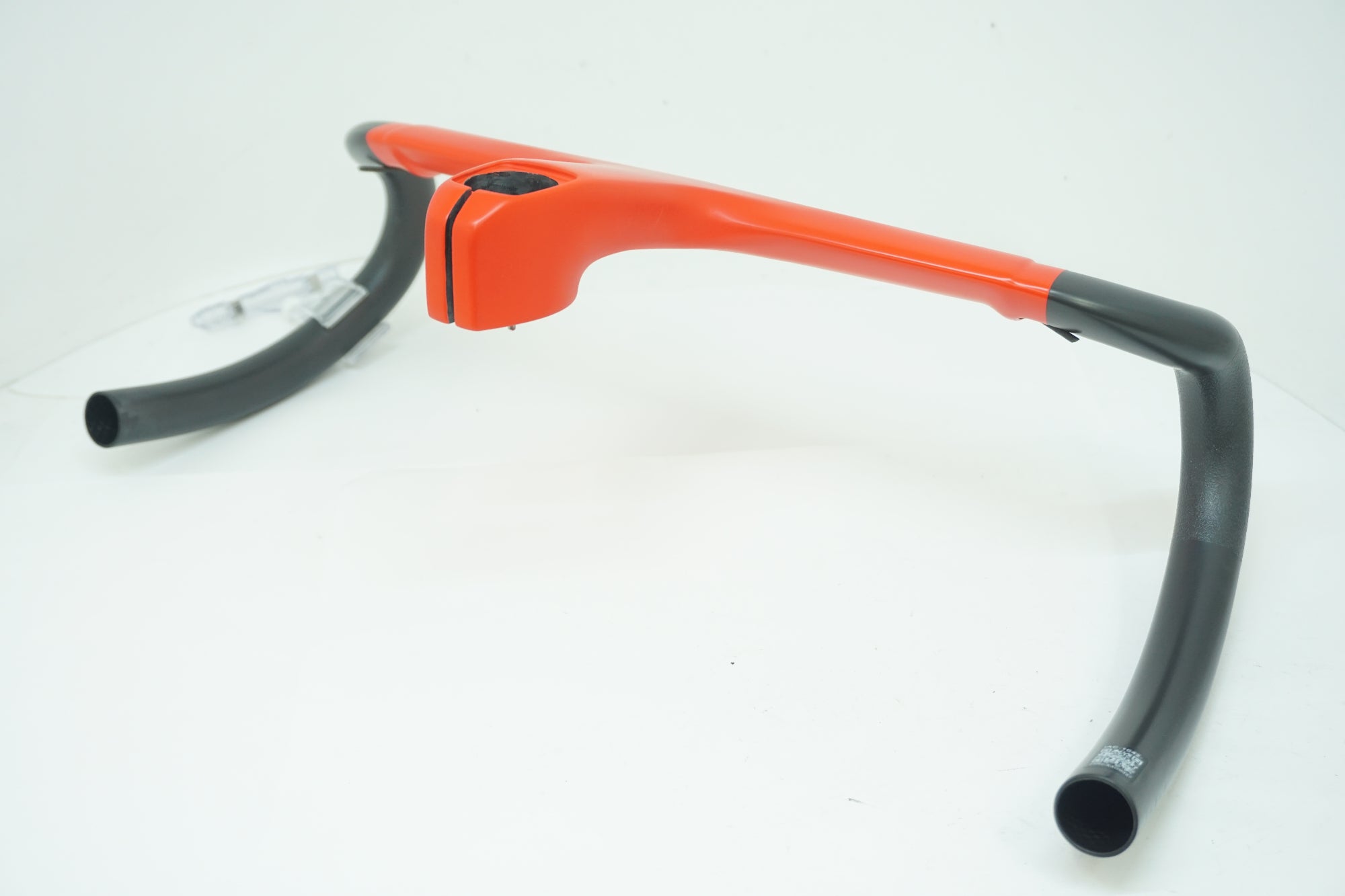 BMC 「ビーエムシー」 ICS CARBON AERO 360mm コックピットシステム