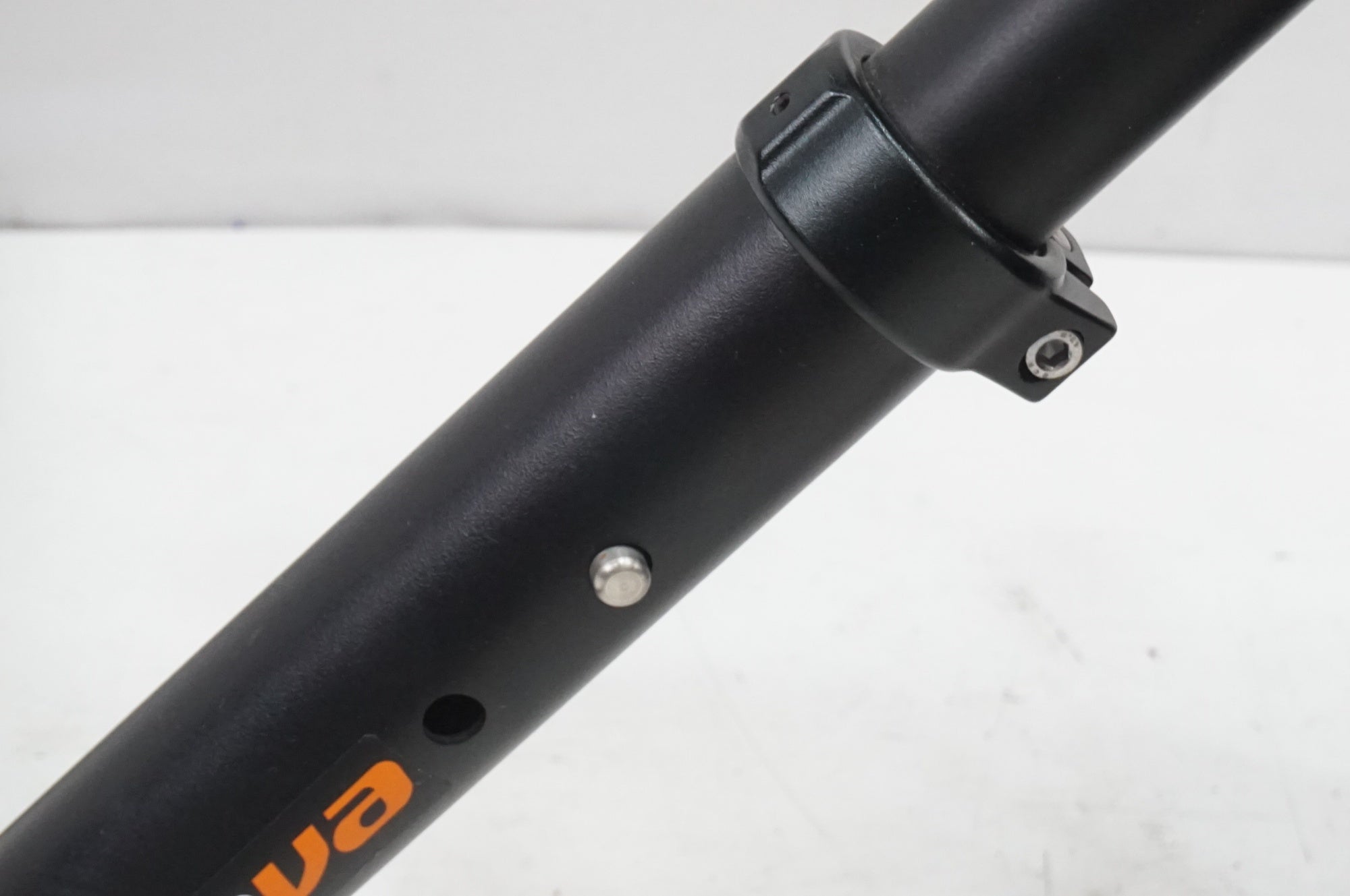 XPLOVA 「エクスプローバ」 NOZA ONE サイクルトレーナー / 大宮店