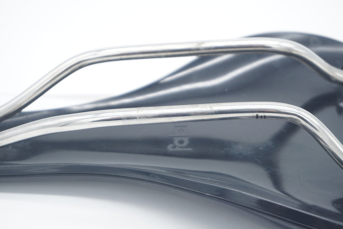 FABRIC 「ファブリック」 SCOOP SHALLOW FLAT サドル / 滋賀大津店