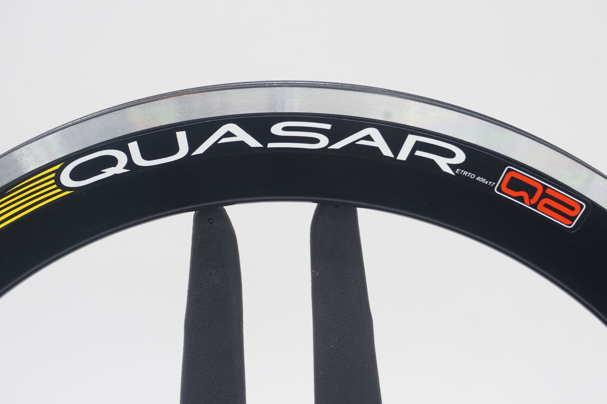 QUASAR 「クエーサー」 Q2-451 20インチ ホイールとタイヤセット QUASAR 「クエーサー」 Q2-451 20インチ ホイールとタイヤセット