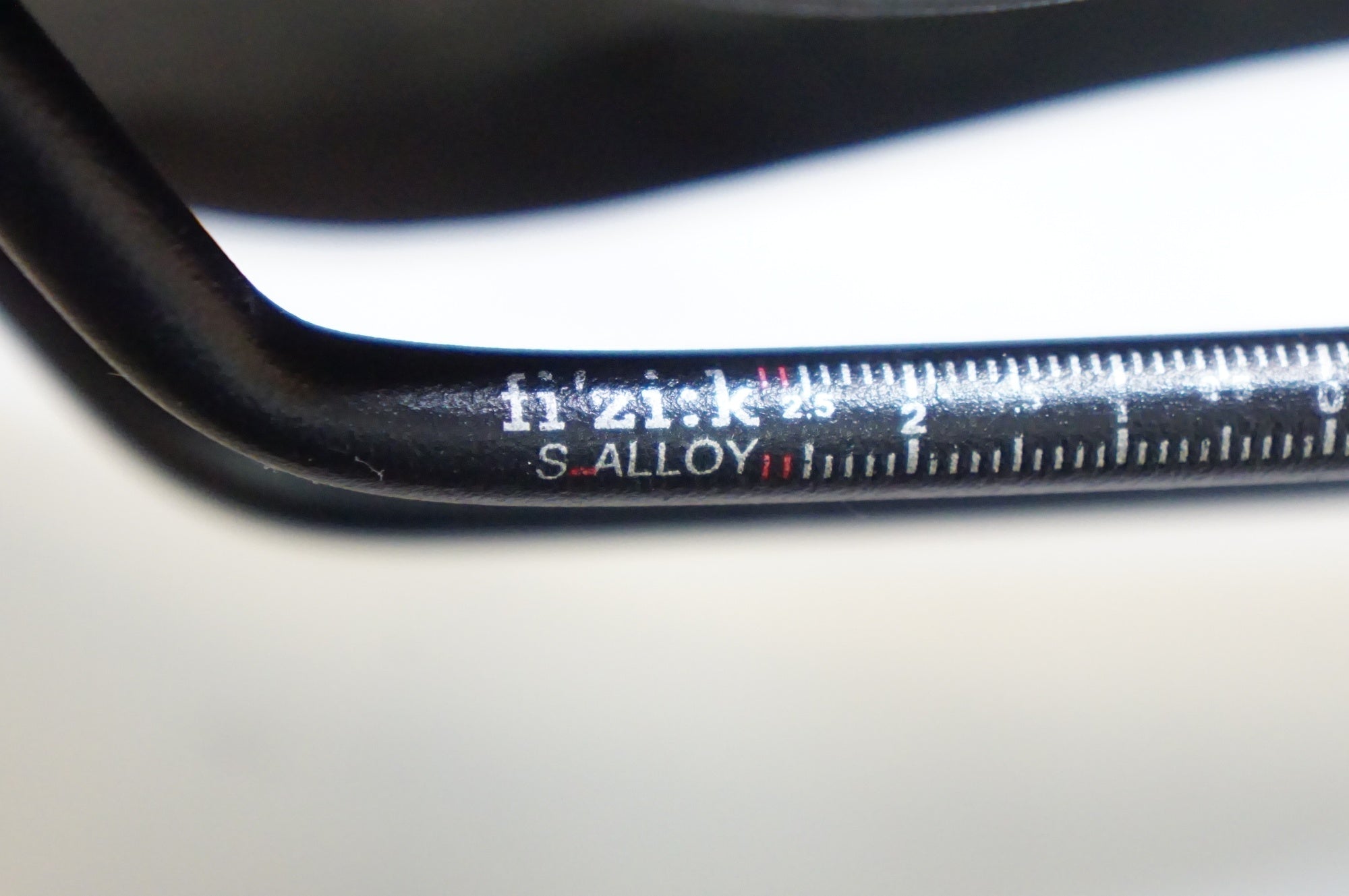 FIZIK 「フィジーク」 ANTARES R7 サドル / 熊谷本店 ｜ バイチャリ