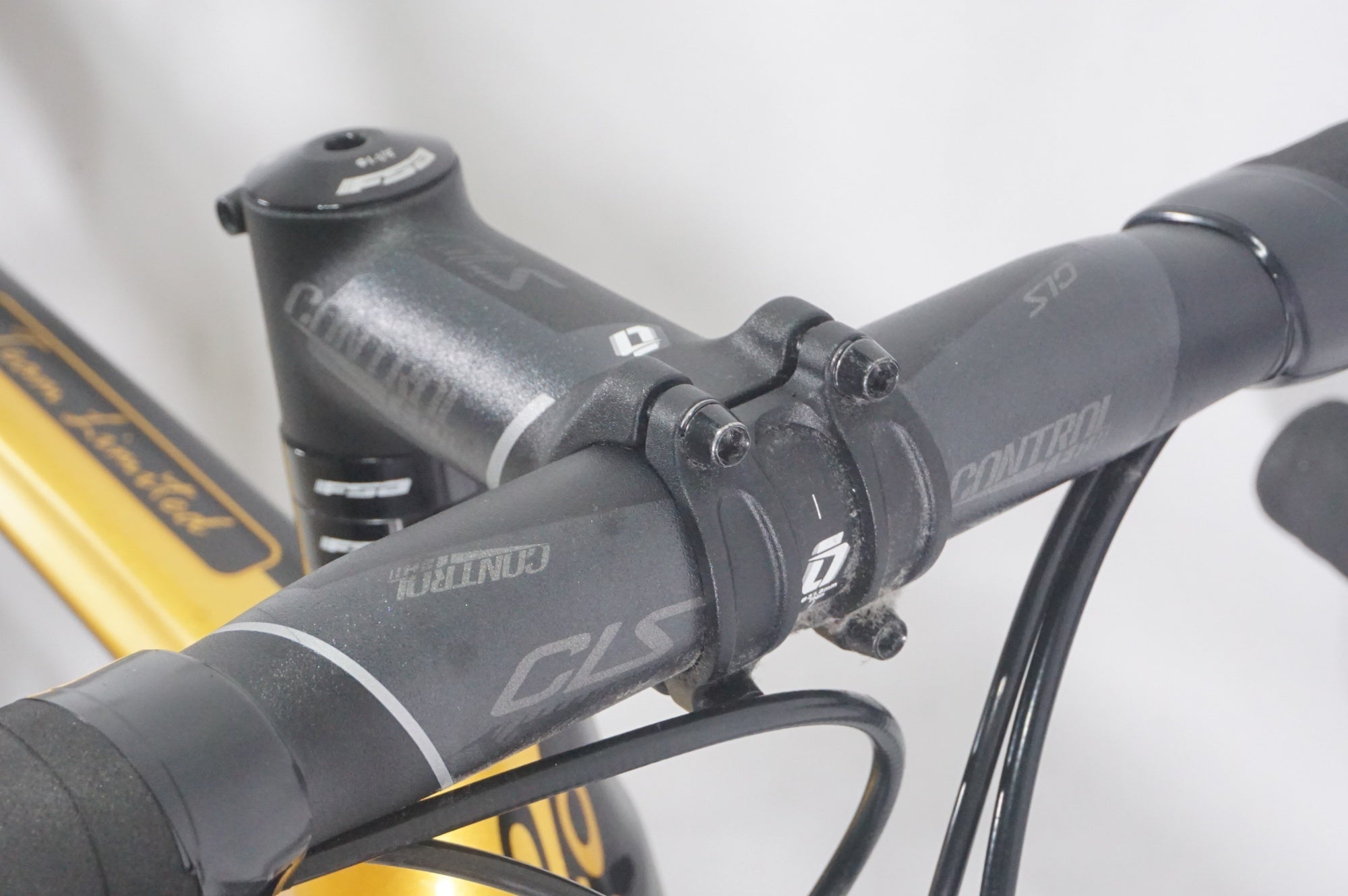GUSTO 「グスト」 RCR TEAM DURO TL 2020年モデル ロードバイク