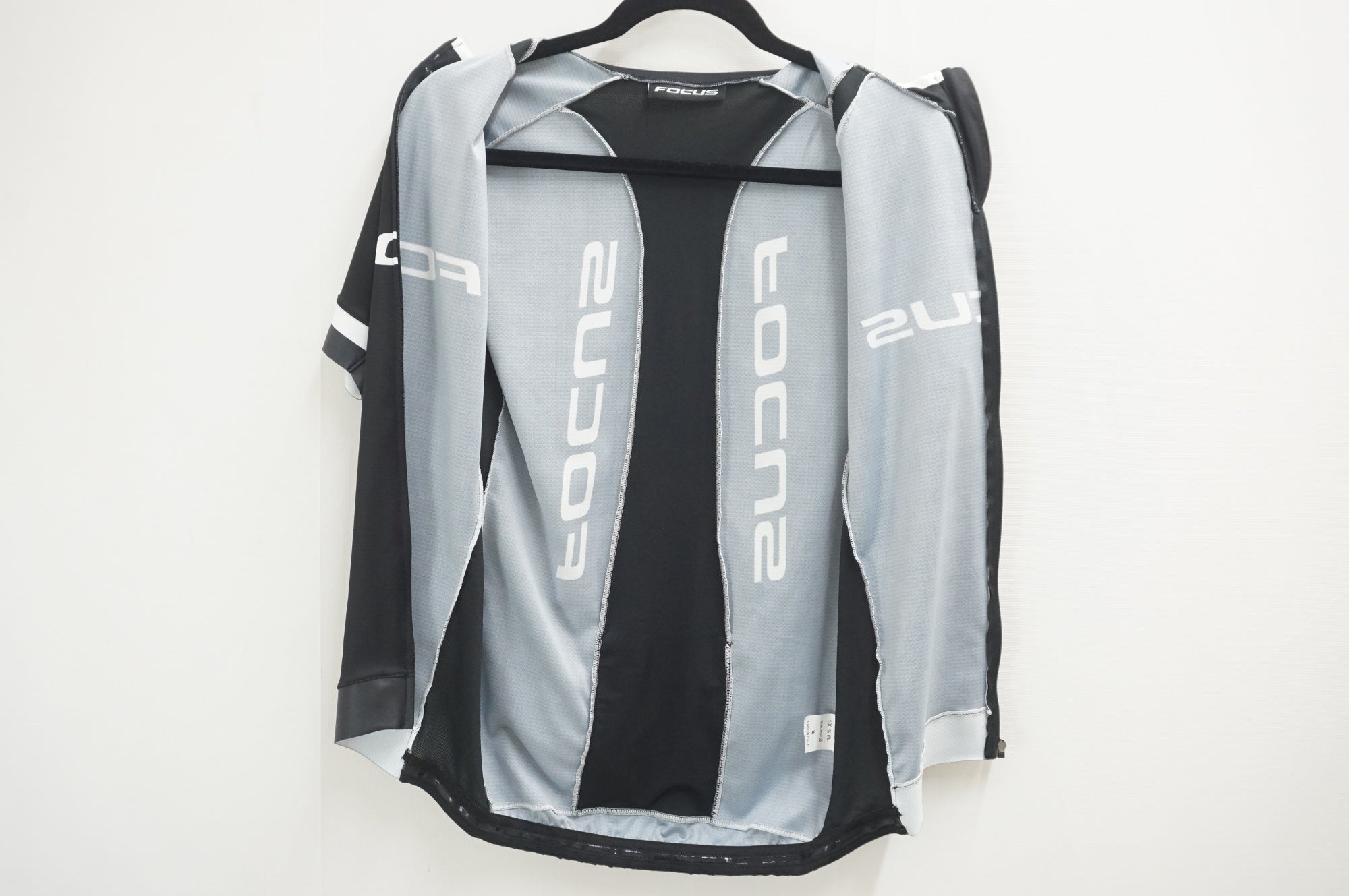 FOCUS 「フォーカス」 サイズS ジャージ / 福岡アイランドシティ店