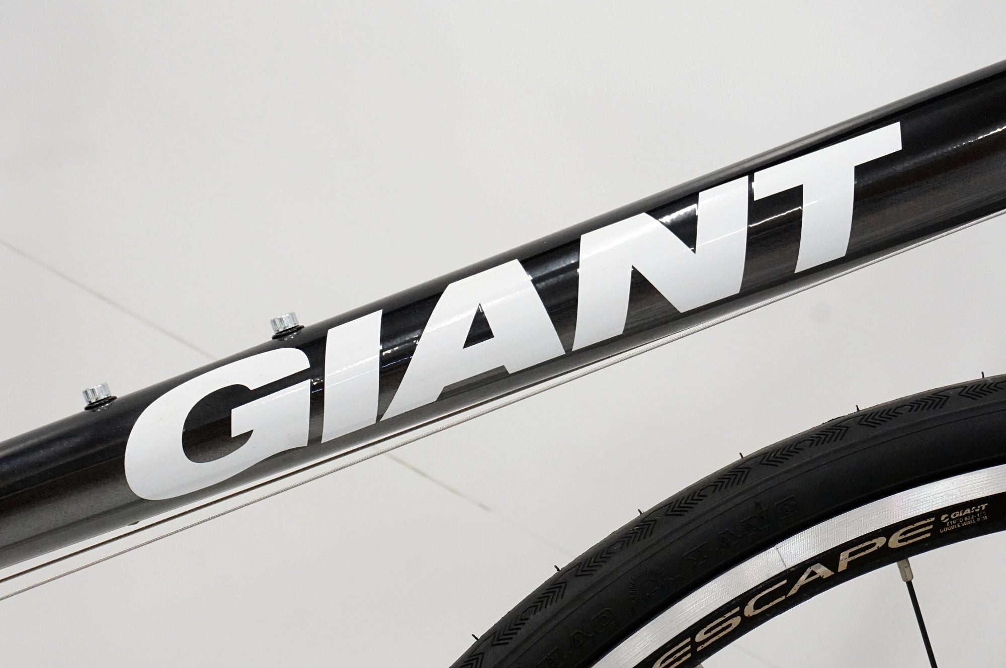 GIANT 「ジャイアント」 ESCAPE R3 2015年モデル クロスバイク / 浜松