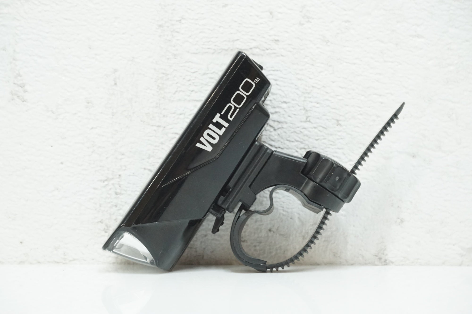 CATEYE 「キャットアイ」 VOLT200 フロントライト / 大宮店