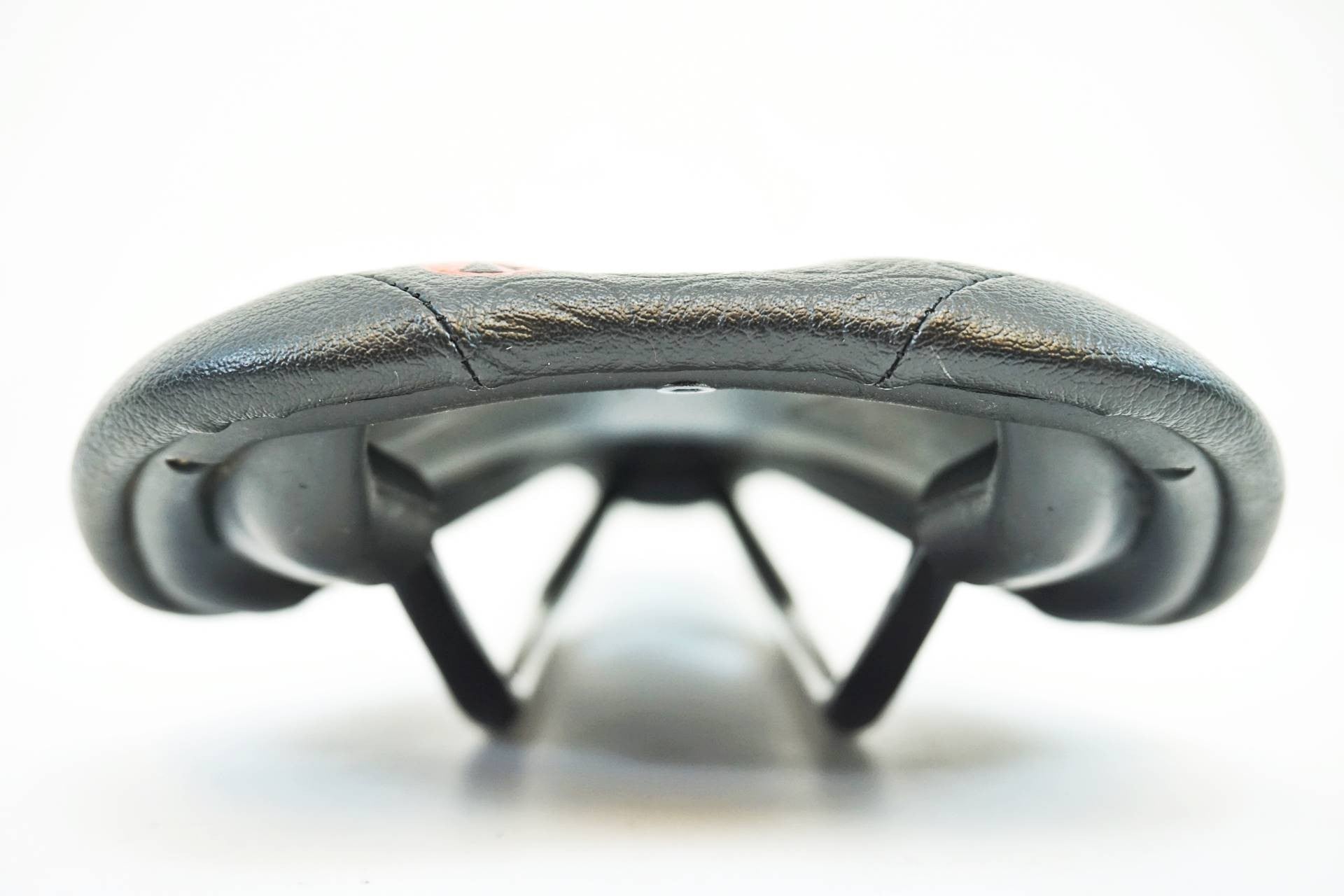 SDG 「エスディージー」 FLY サドル / 有明ガーデン店