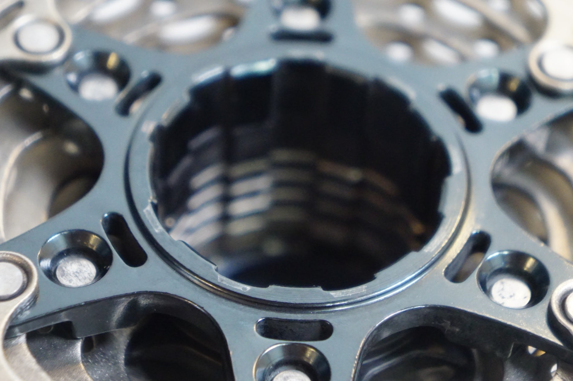[思うところあり値下げw] 美品シマノ ST-R8020Disc機械式 SHIMANO 「シマノ」 ULTEGRA CS-R8000 11-25T スプロケット / 熊谷本店