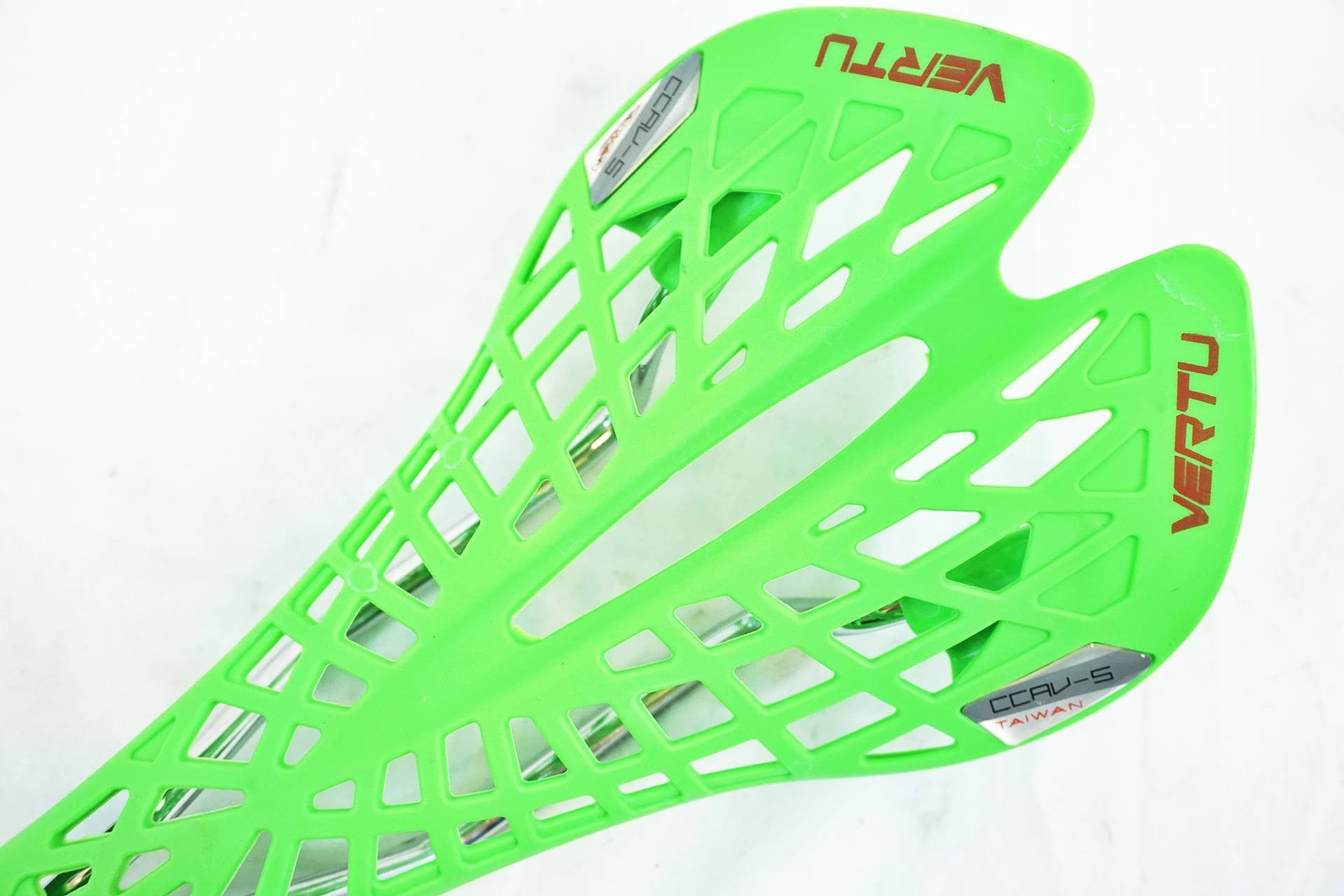 VERTU 「ヴァーチュ」 サドル / 有明ガーデン店