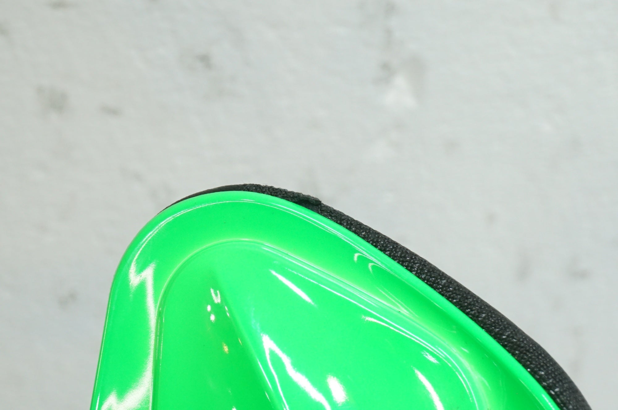 ASTUTE 「アスチュート」 SKYLINE サドル / 大宮店