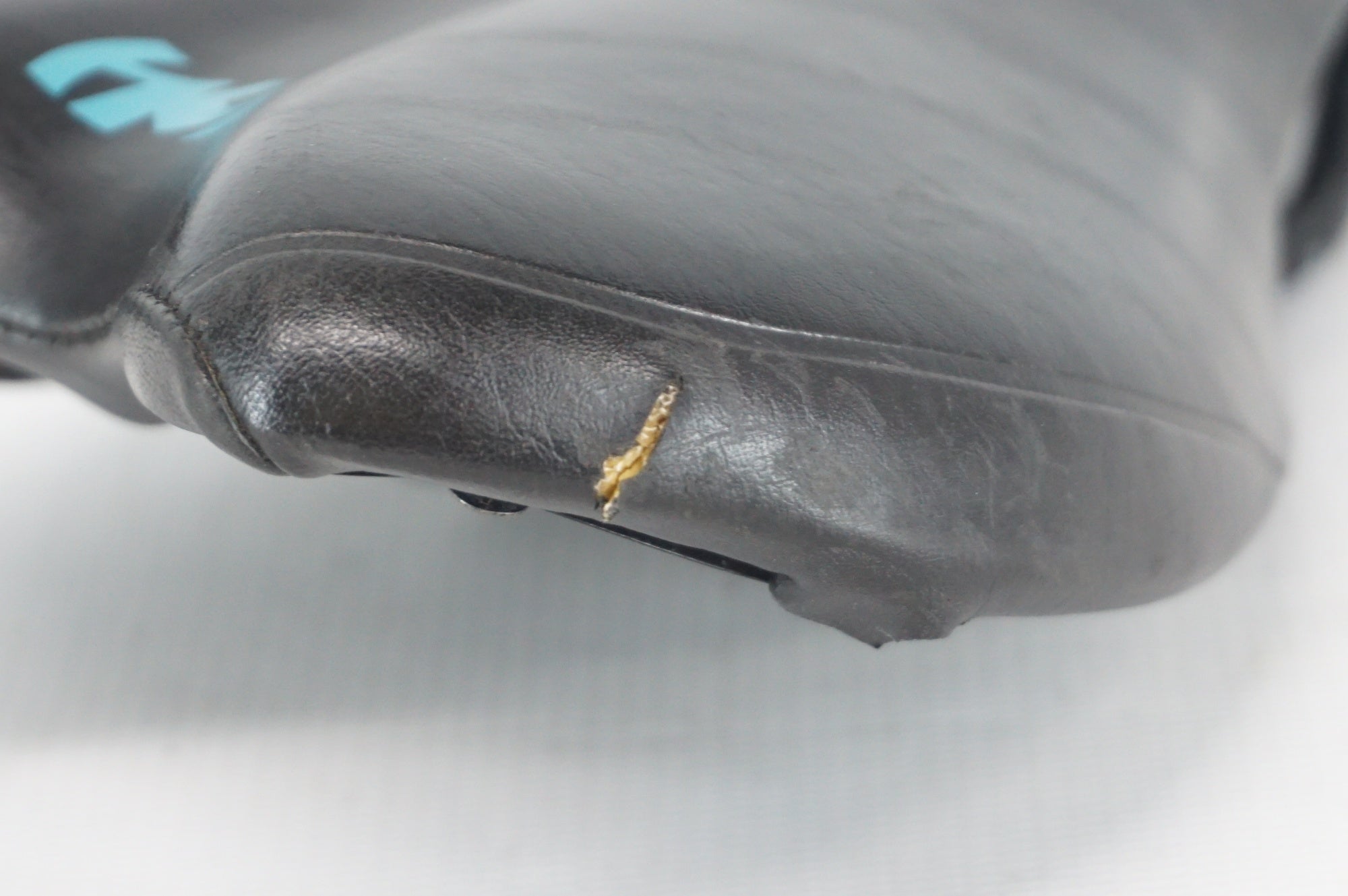 KONA 「コナ」 純正 サドル / 阪急塚口店