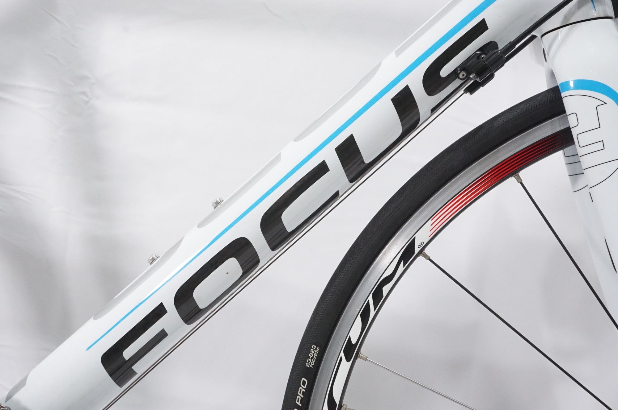 FOCUS 「フォーカス」 CAYO 2011年モデル ロードバイク / AKIBA店