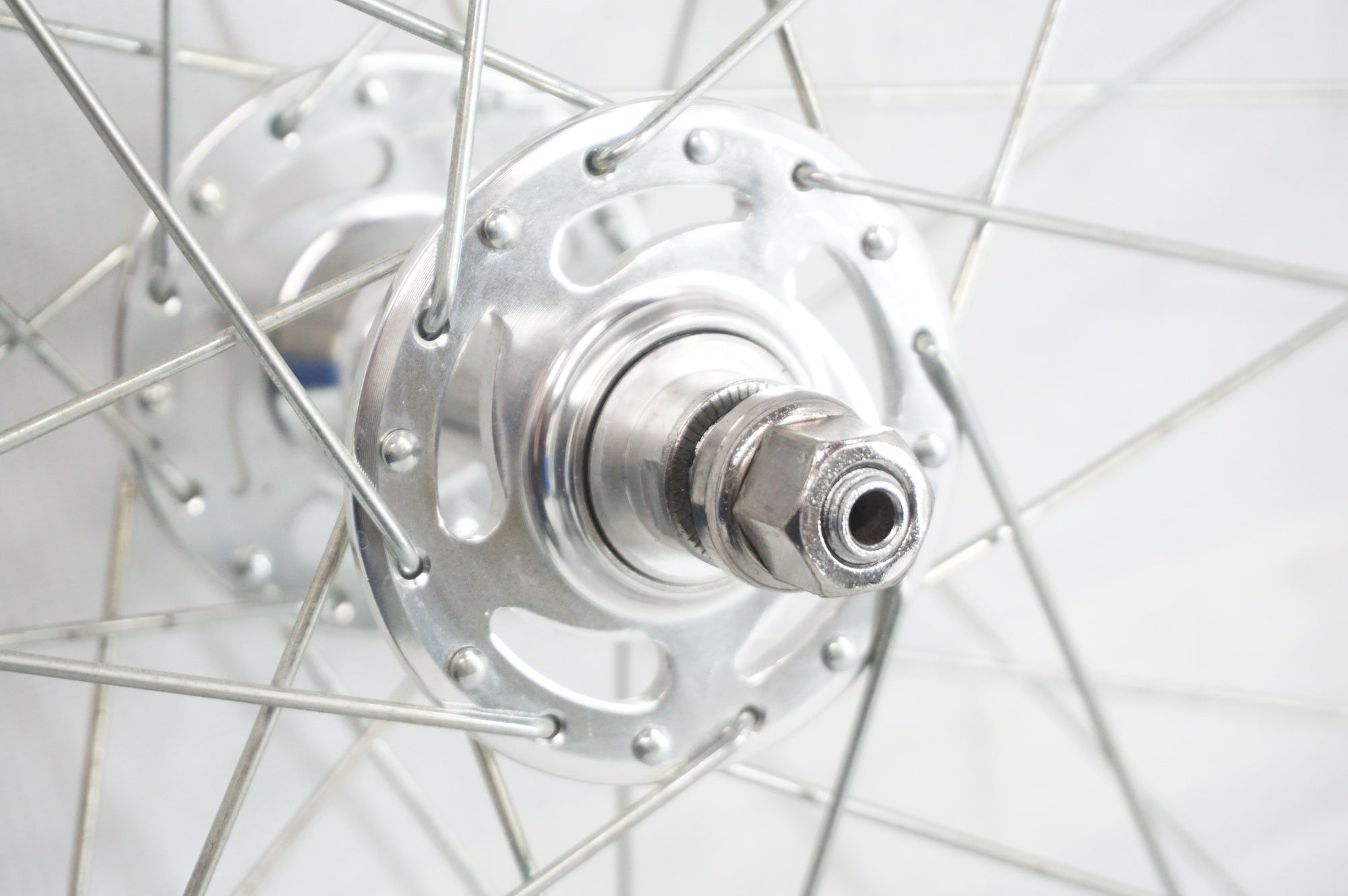 H PLUS SON 「エイチプラスサン」 リム NOVATEC ハブ シングル ホイールセット / 阪急塚口店