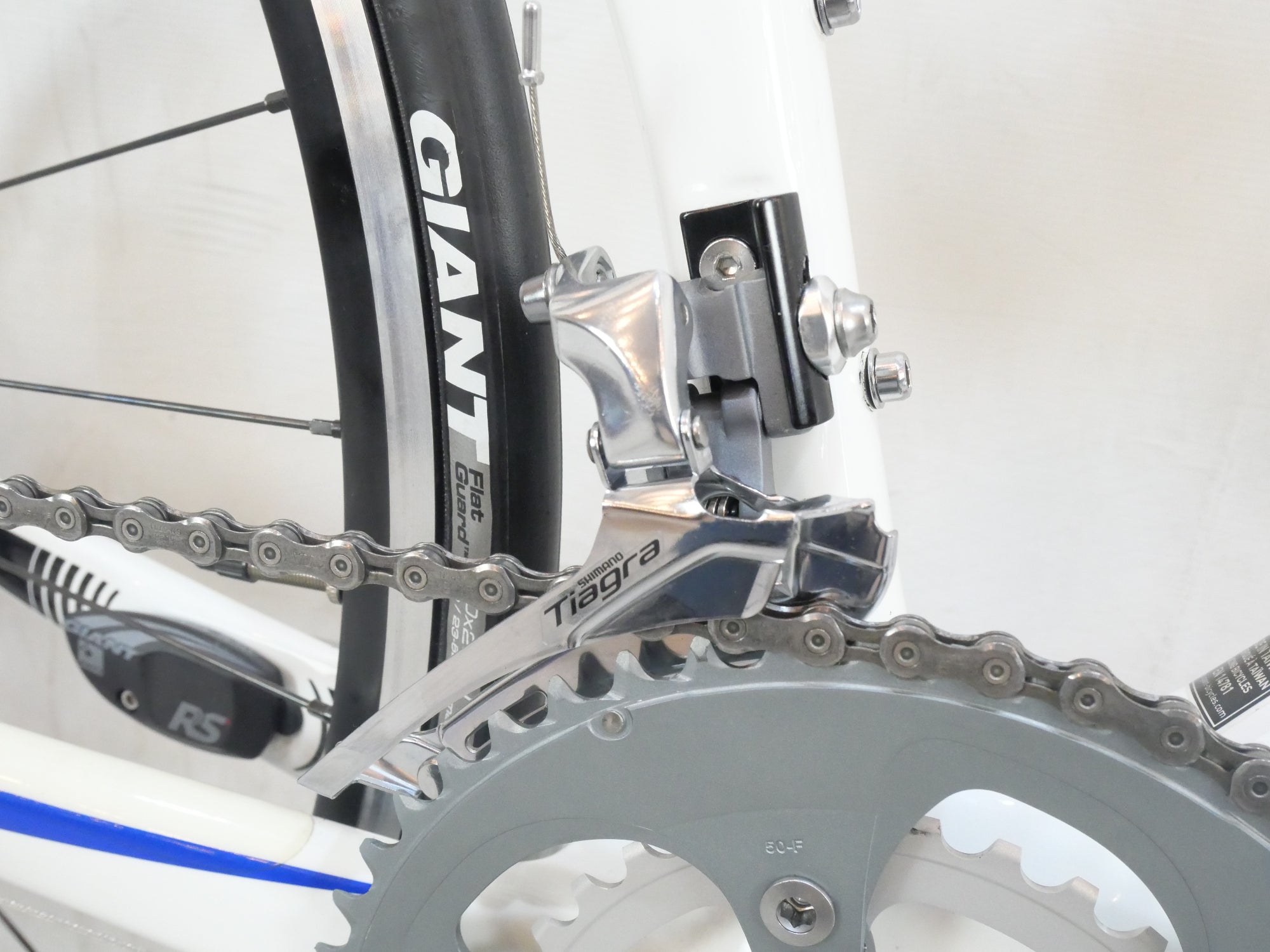 GIANT 「ジャイアント」 DEFY COMPOSITE 3 2013年モデル ロードバイク / バイチャリ浦和ベース