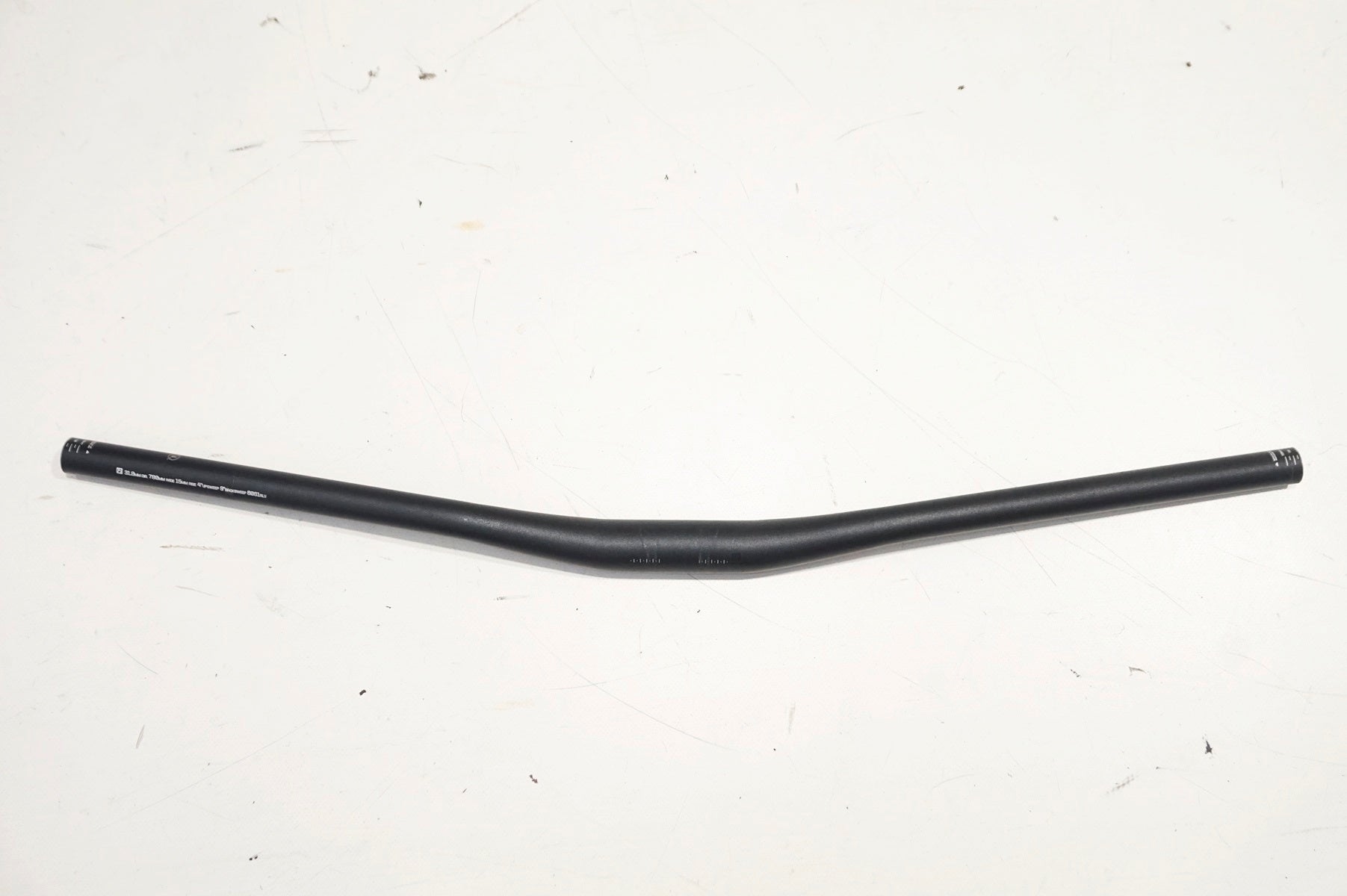 BONTRAGER 「ボントレガー」 COMP Φ31.8 740mm ハンドル / 大阪門真店