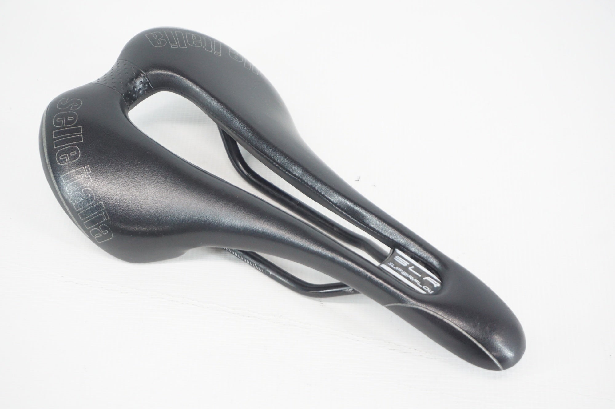 SELLE ITALIA 「セライタリア」 SLR SUPERFLOW サドル / 阪急塚口店