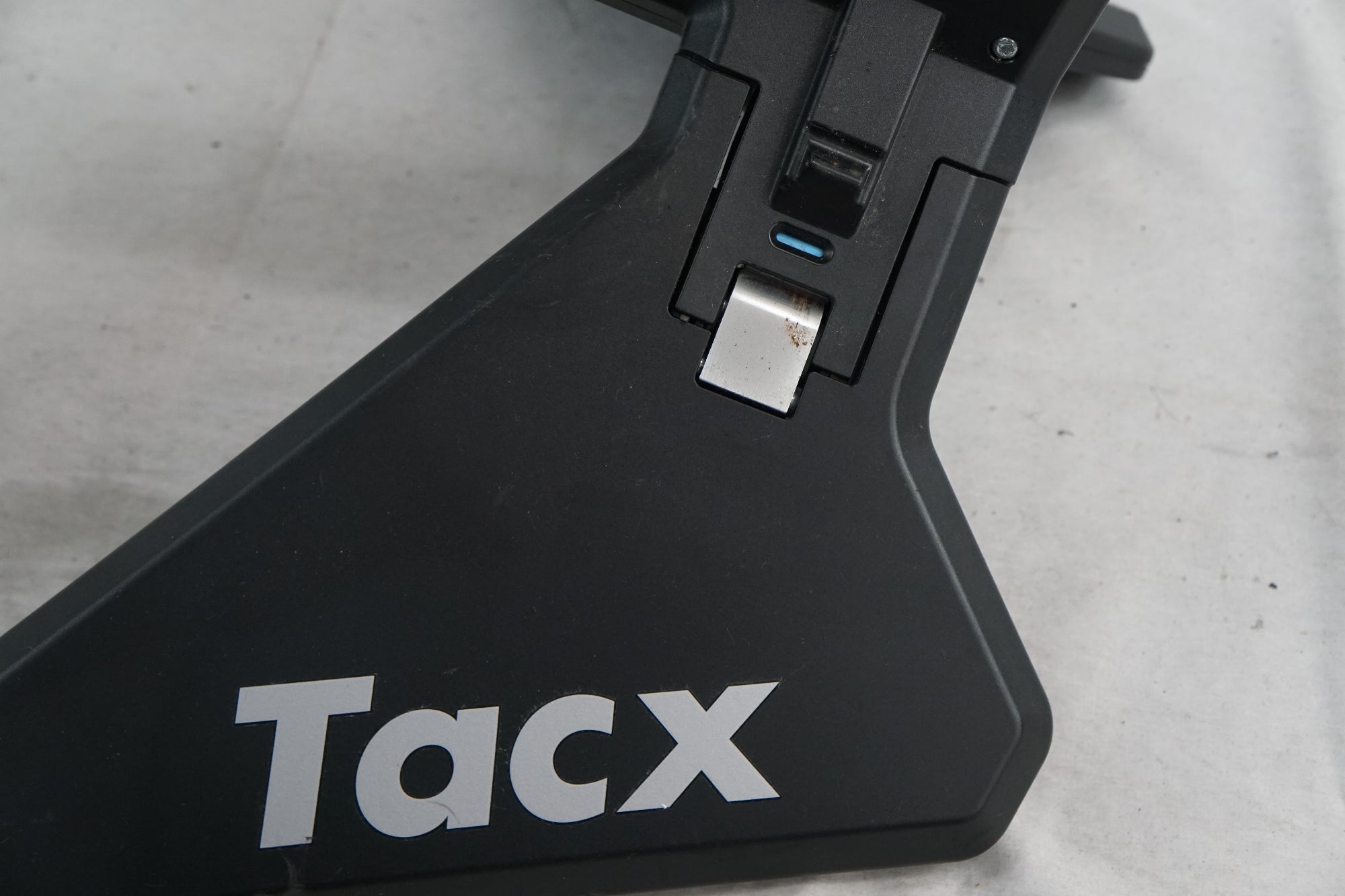 TACX 「タックス」 NEO SMART サイクルトレーナー / バイチャリ浦和ベース