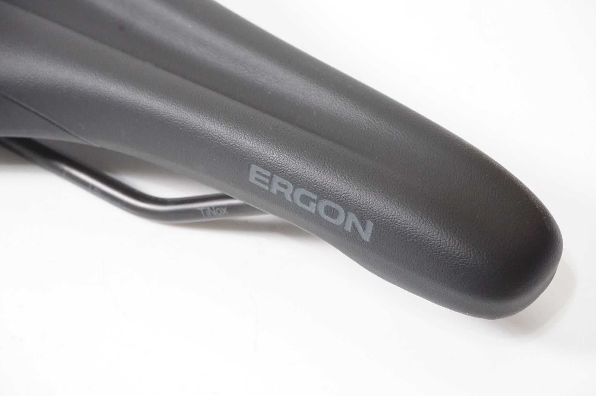 ERGON 「エルゴン」 SR 10 PRO サドル / AKIBA店