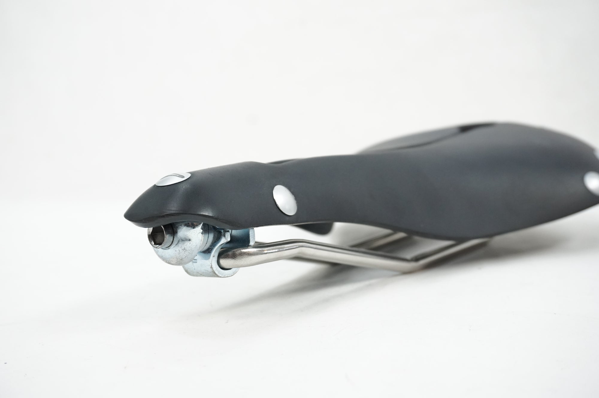 SELLE ANATOMICA 「セラアナトミカ」 R2 RUBBER サドル / 川越店