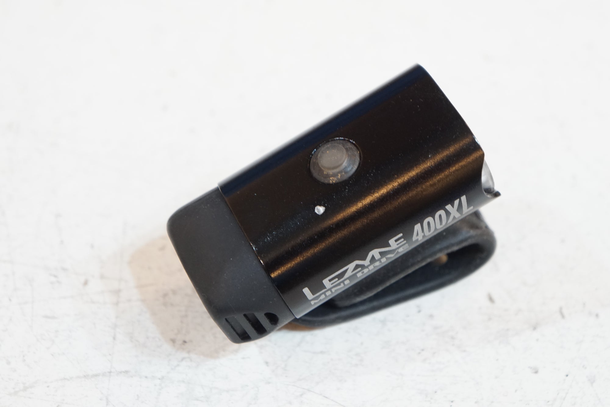 LEZYNE 「レザイン」  400XL フロントライト / バイチャリ浦和ベース