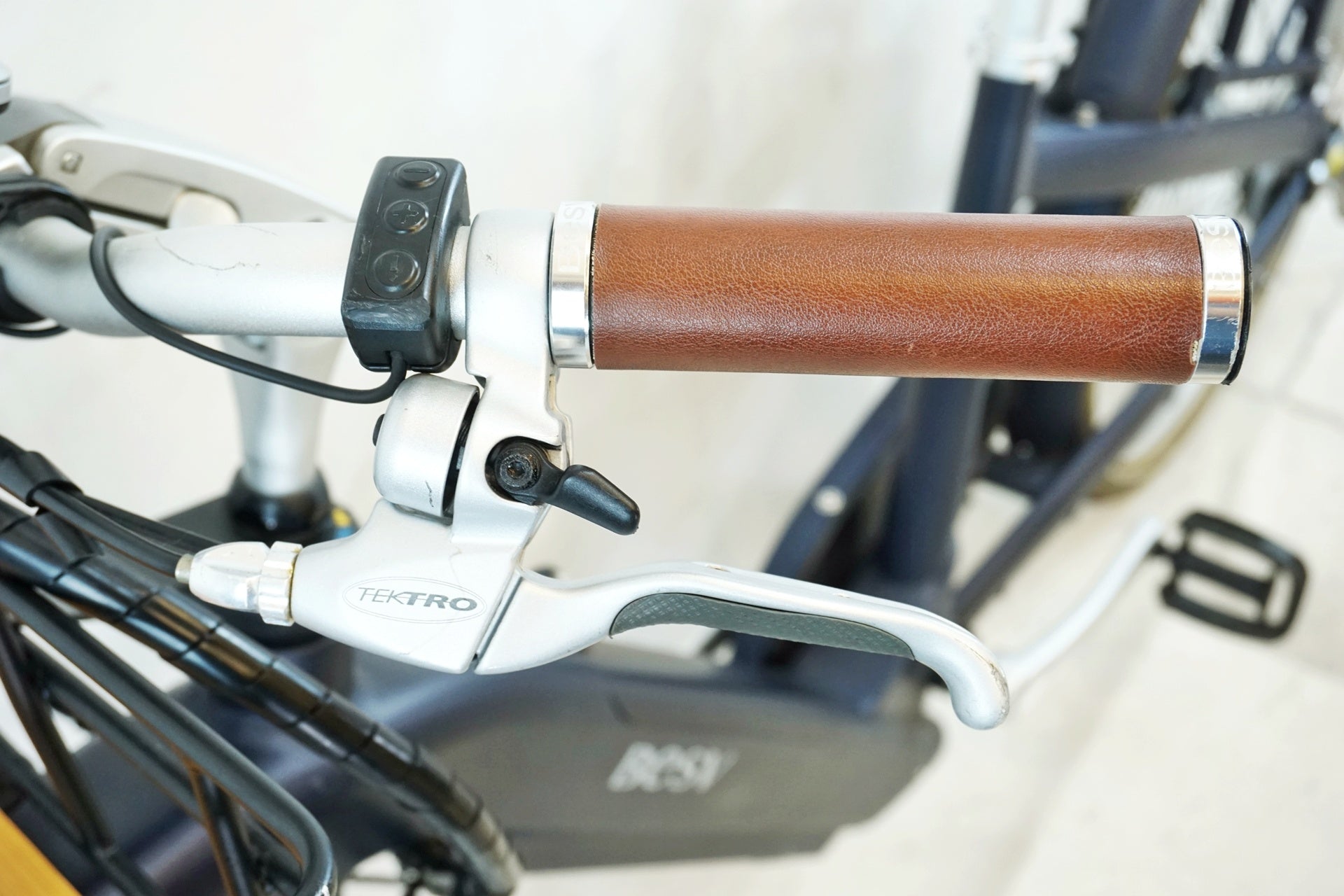 BESV 「ベスビー」 CF1 LENA 2019年モデル 電動アシスト自転車 / 有明ガーデン店