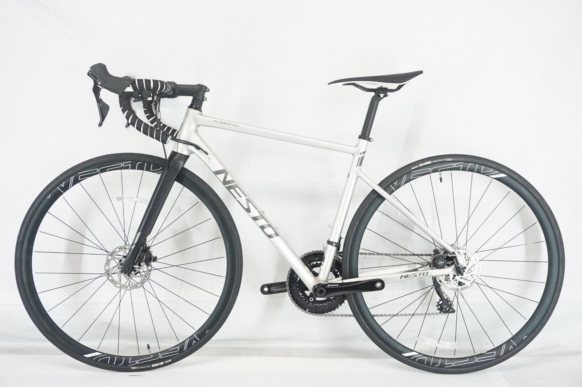 NESTO 「ネスト」 ALTERNA DISC 2025年モデル ロードバイク / 阪急塚口